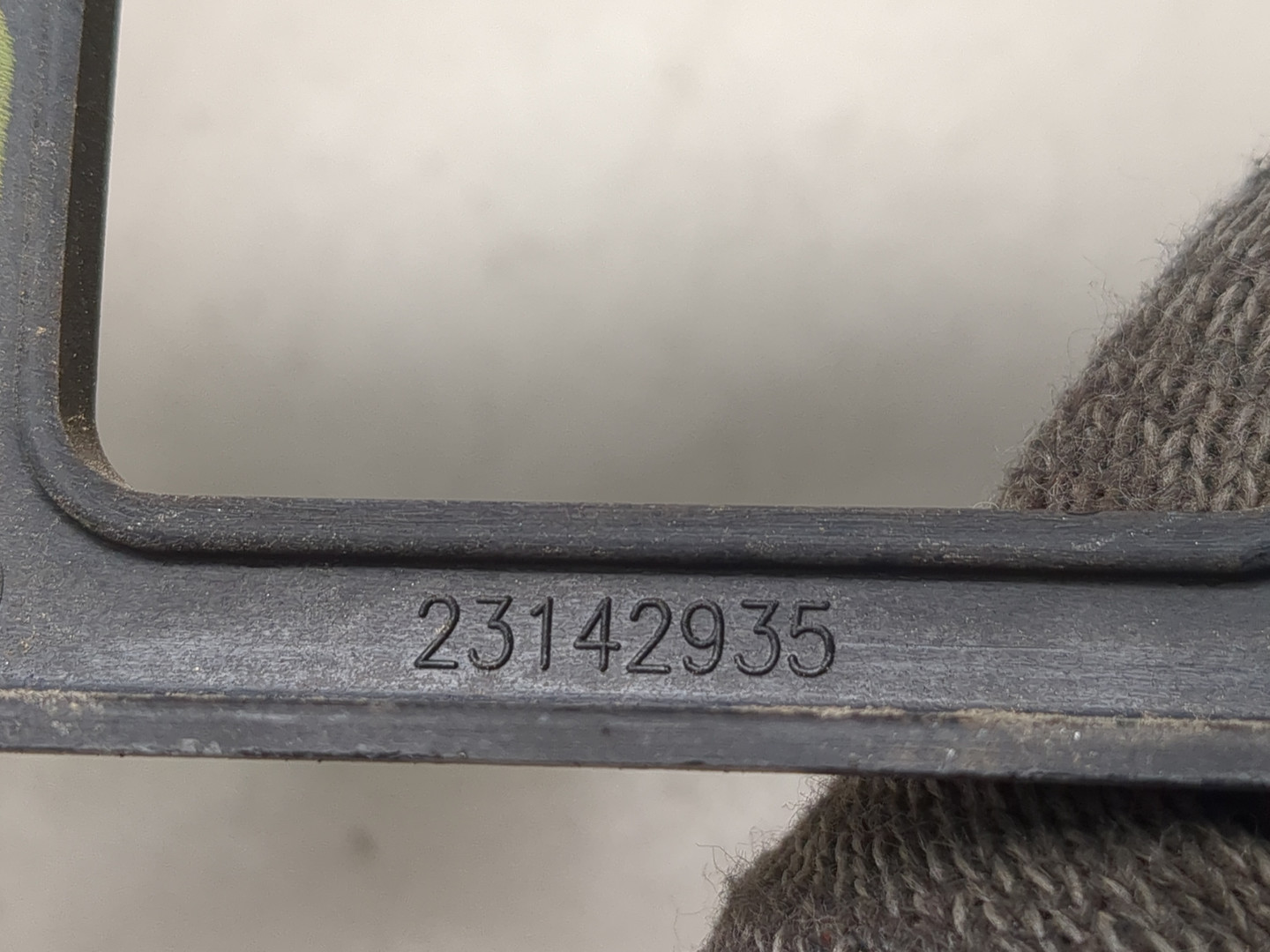 Кронштейн заднего бампера правый