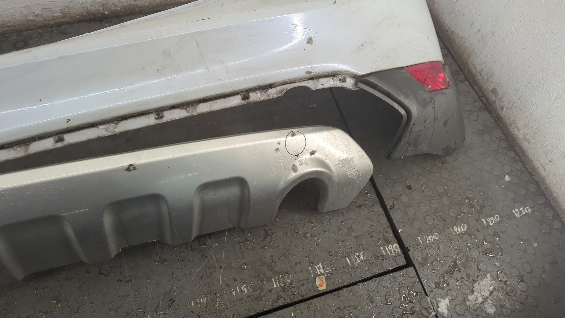 Бампер задний