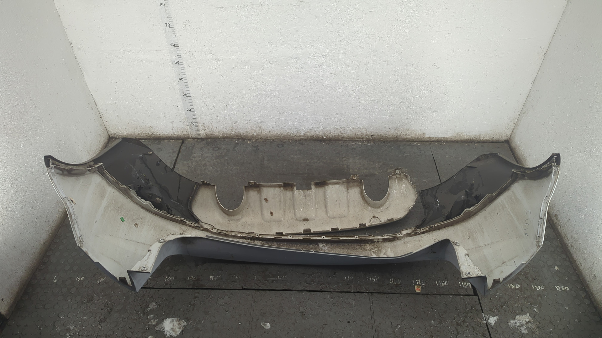 Бампер задний