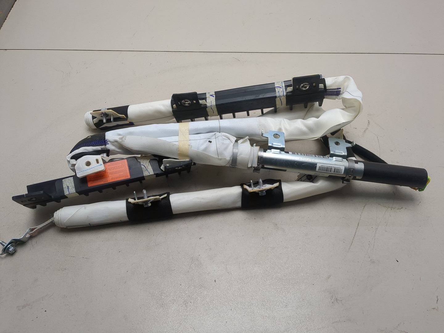 Подушка безопасности боковая (шторка)