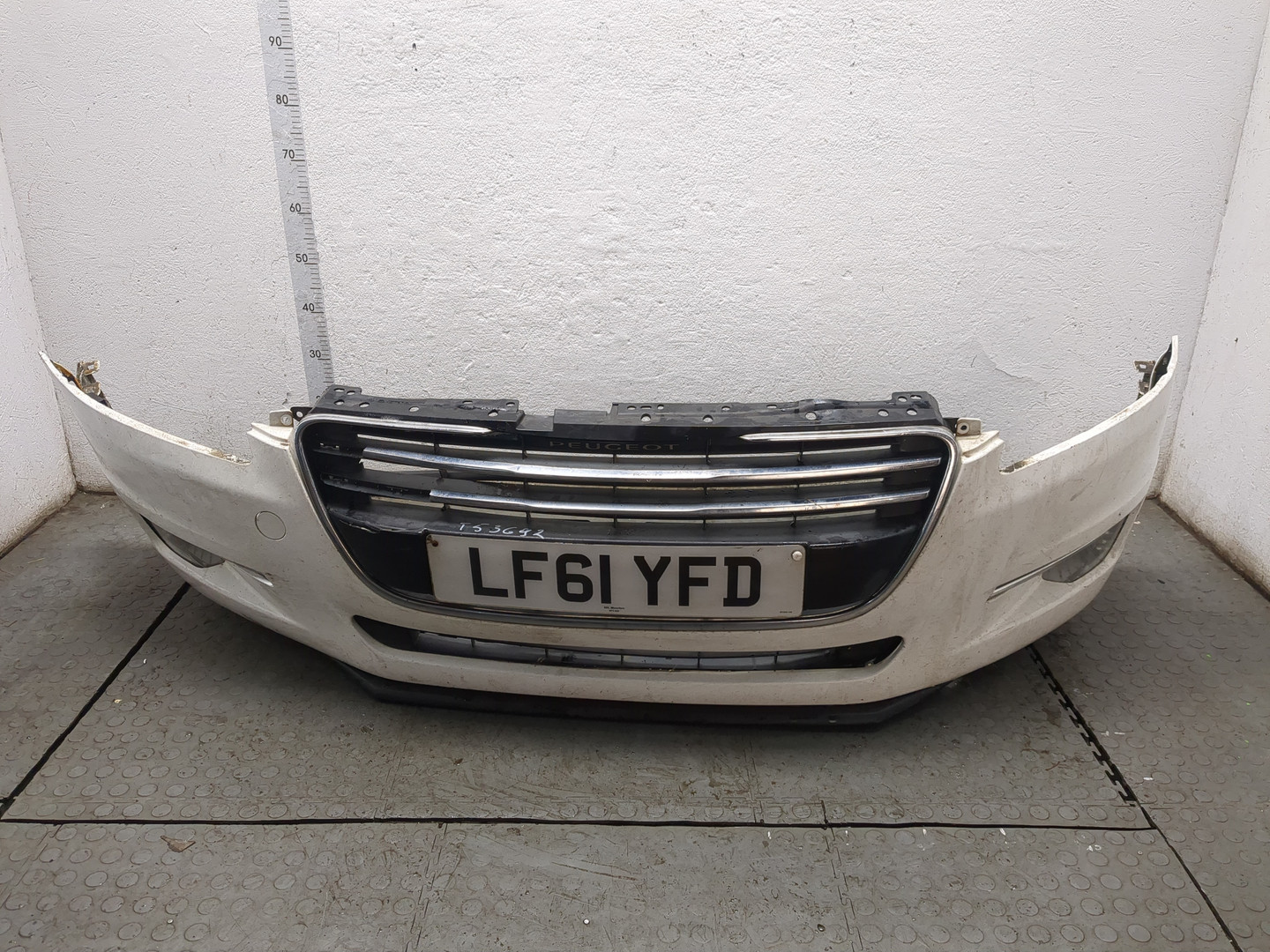 Бампер передний