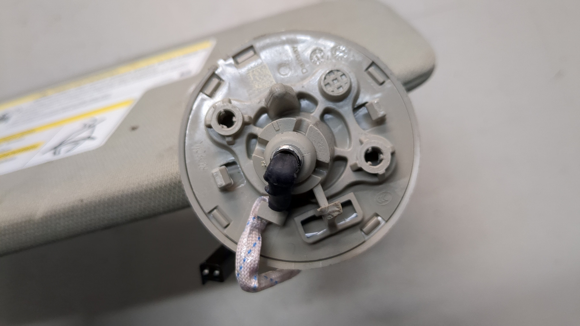 Козырек солнцезащитный