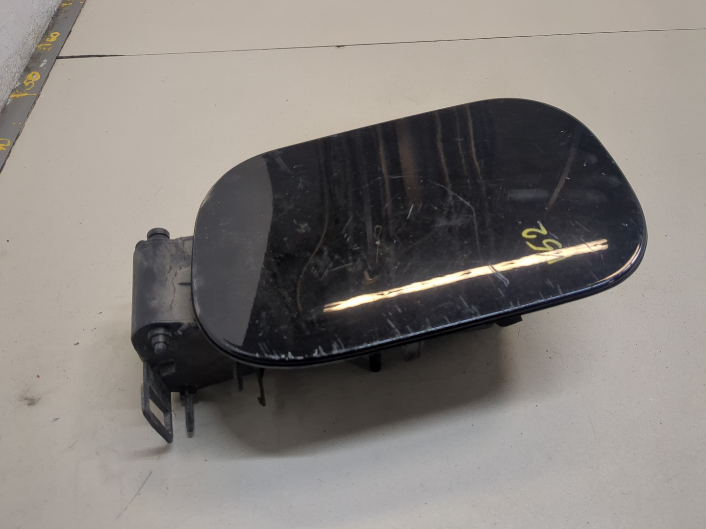 Лючок бензобака