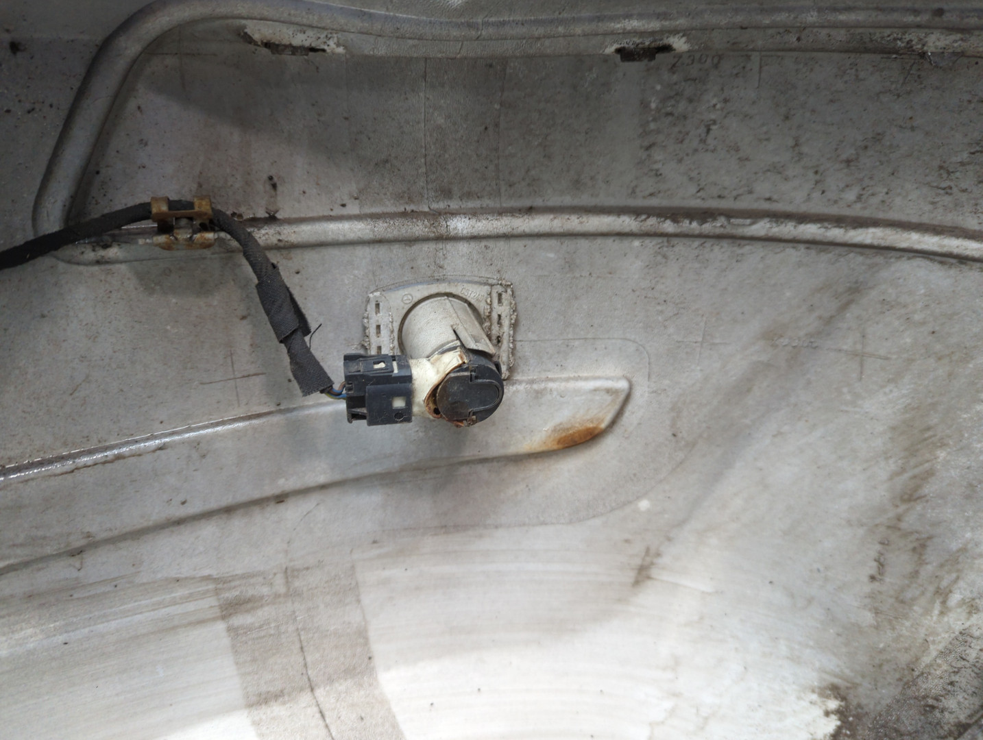 Бампер задний