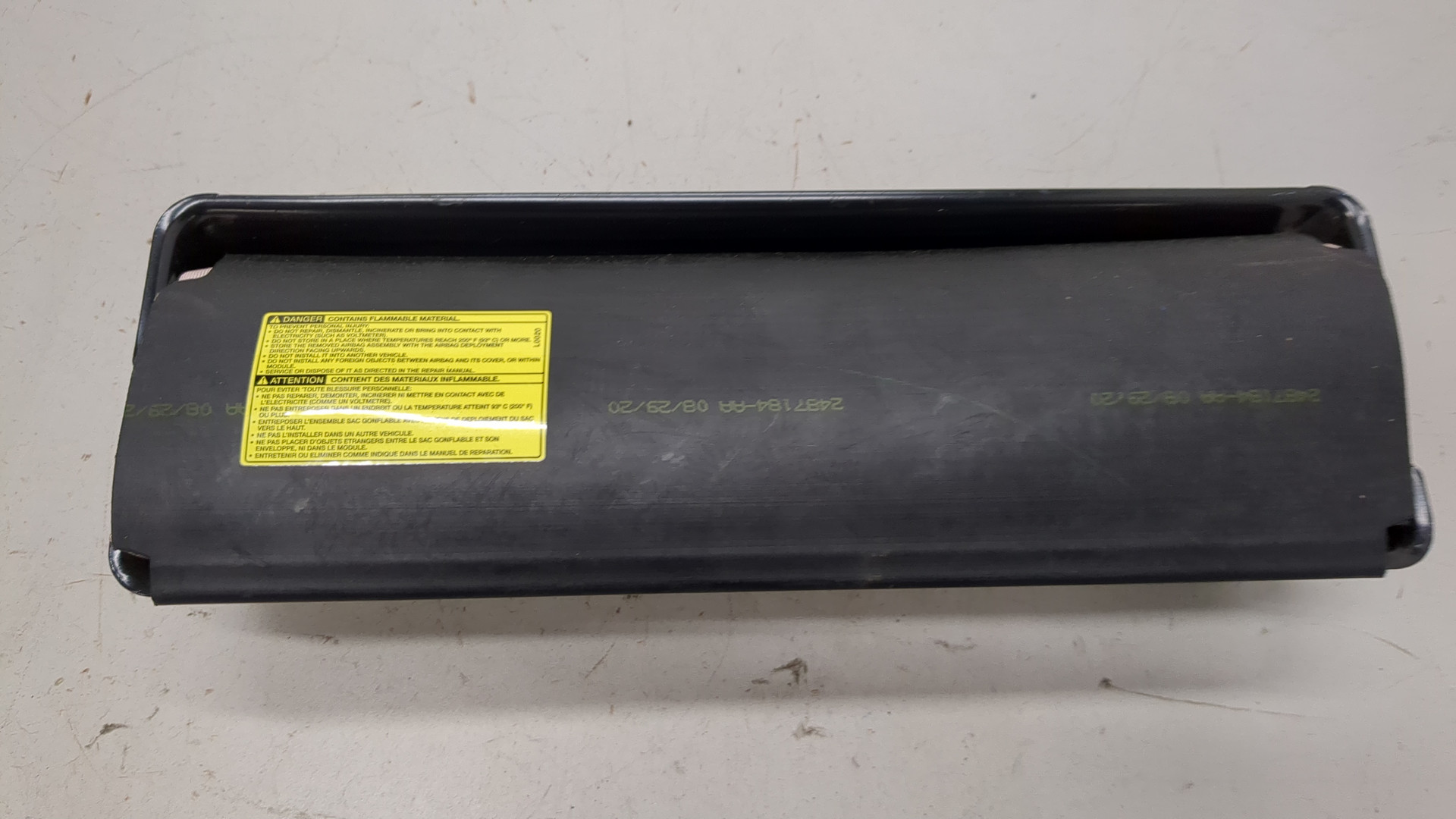 Подушка безопасности нижняя (для колен)