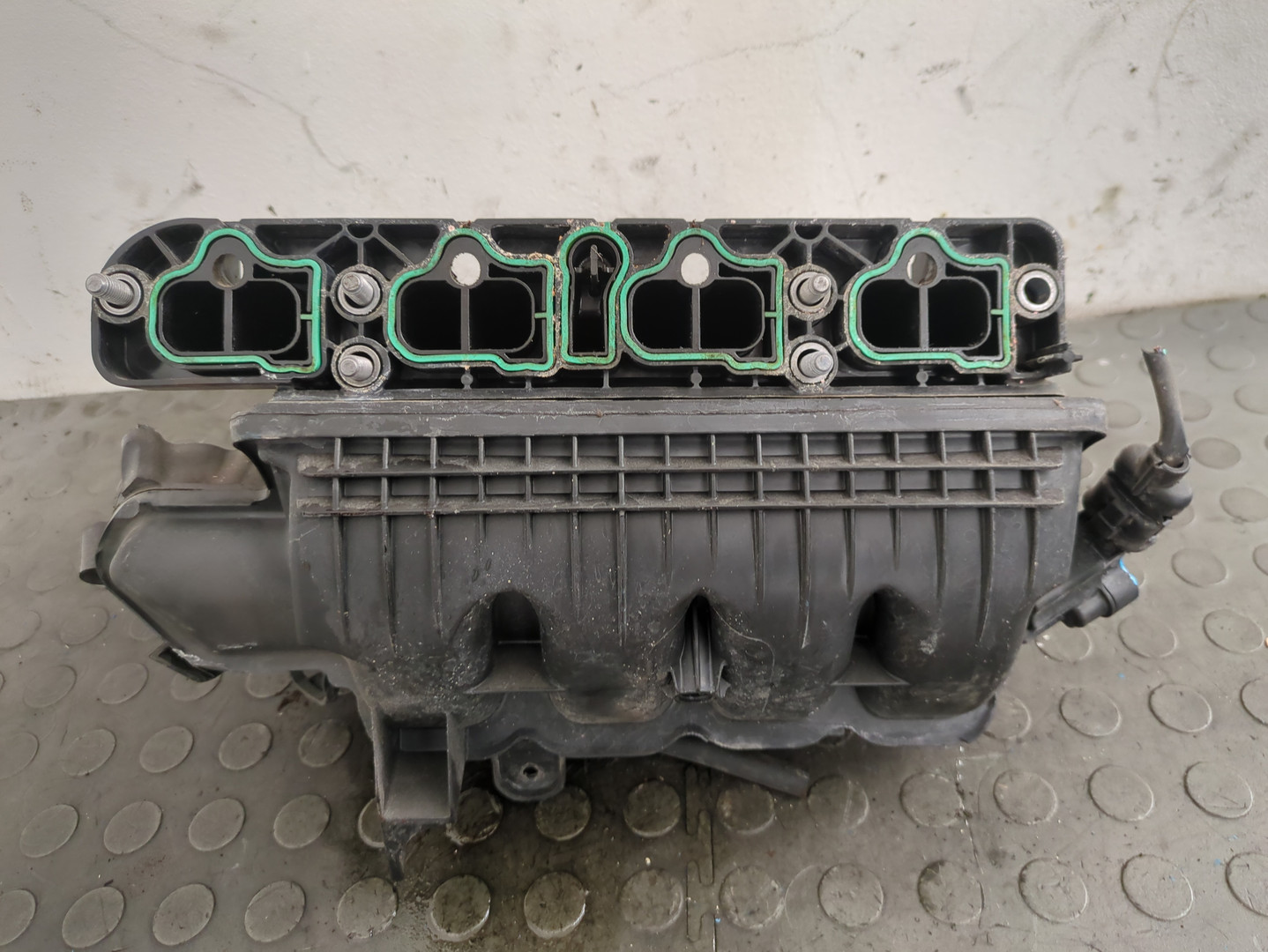 Коллектор впускной