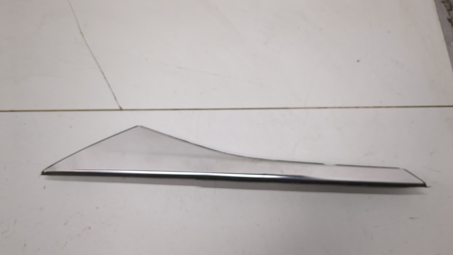 Накладка заднего крыла левого