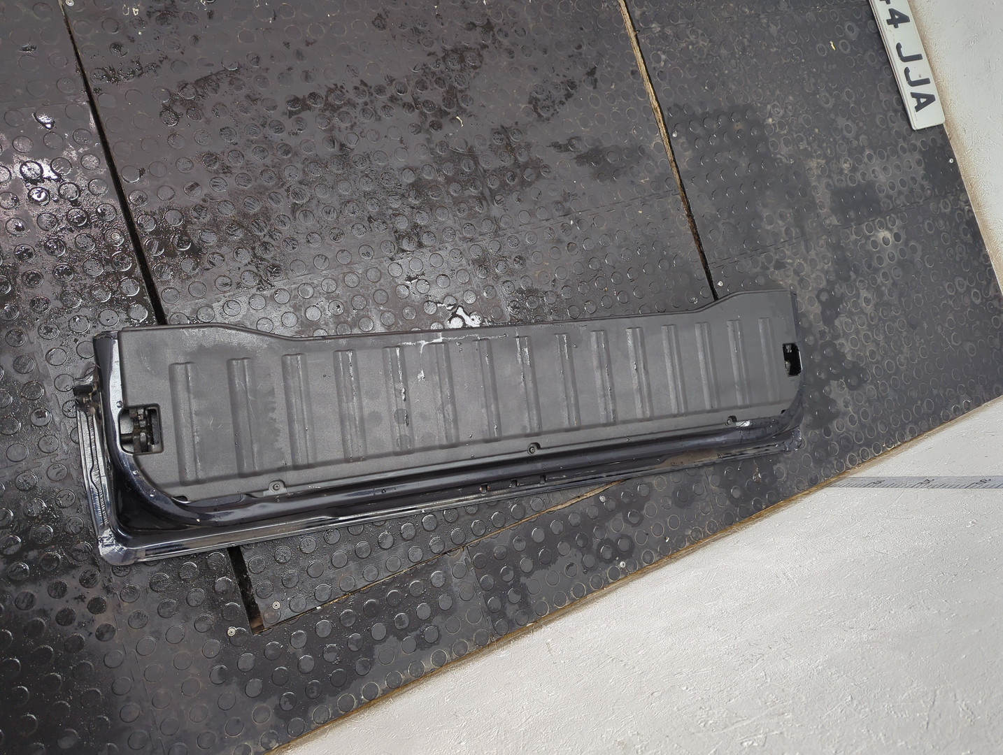 Дверь багажника нижняя (борт)