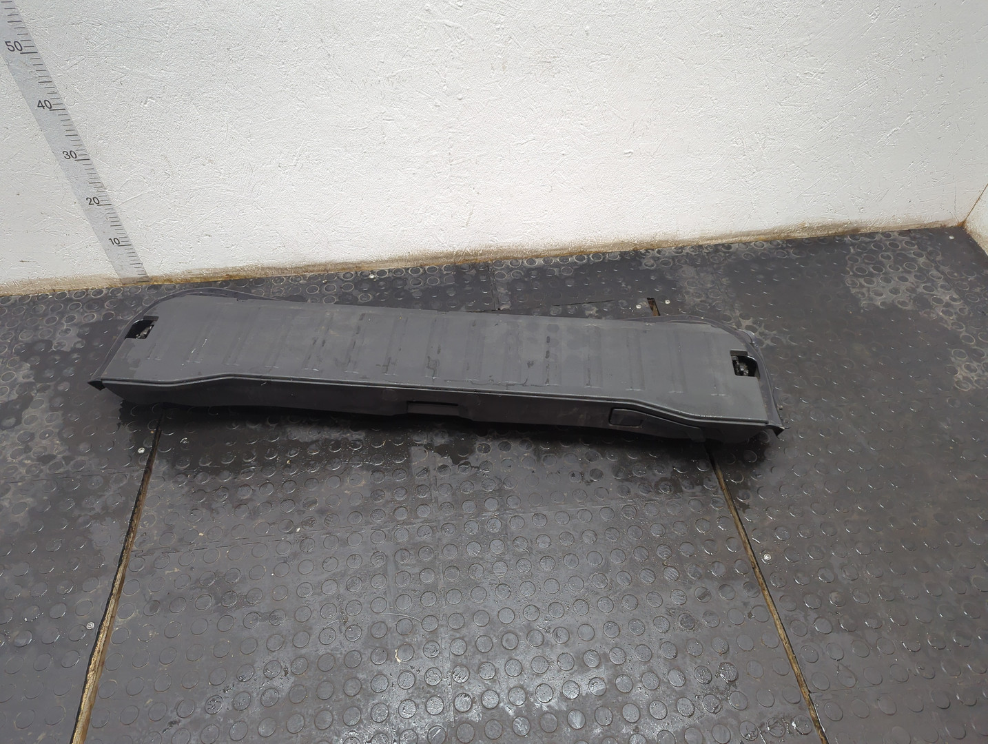 Дверь багажника нижняя (борт)