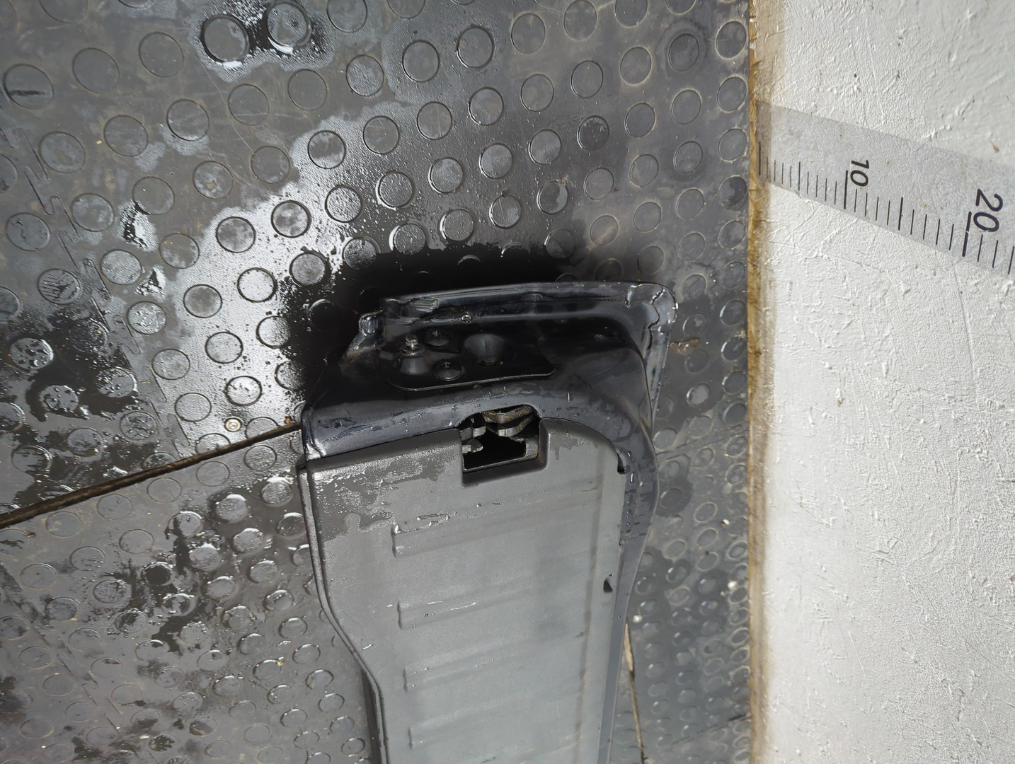 Дверь багажника нижняя (борт)