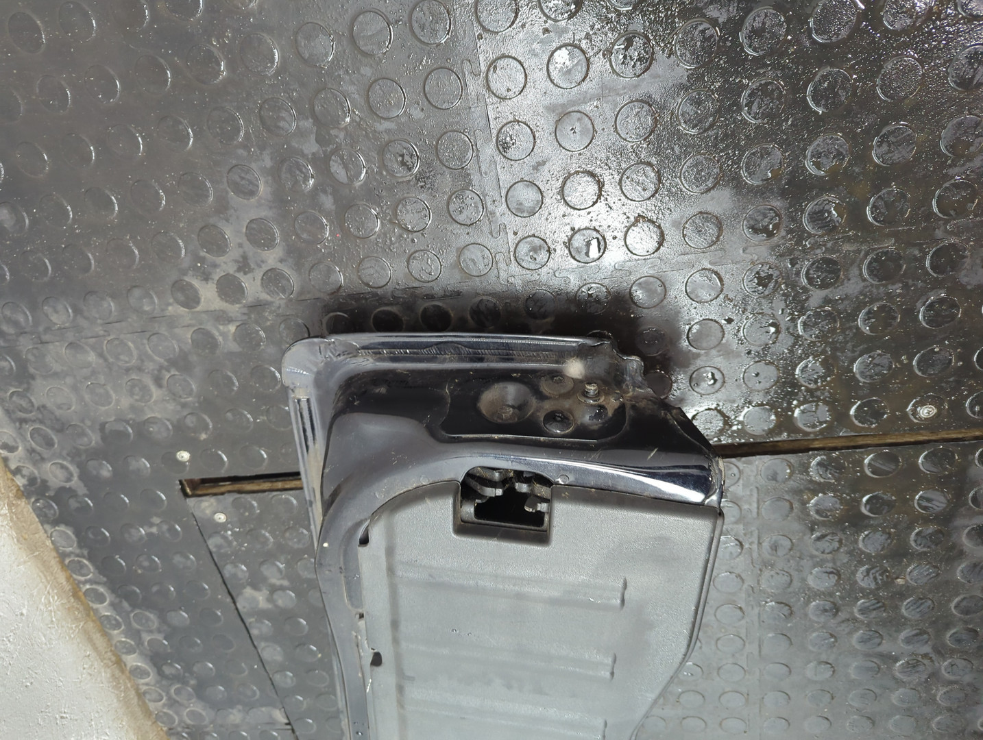 Дверь багажника нижняя (борт)