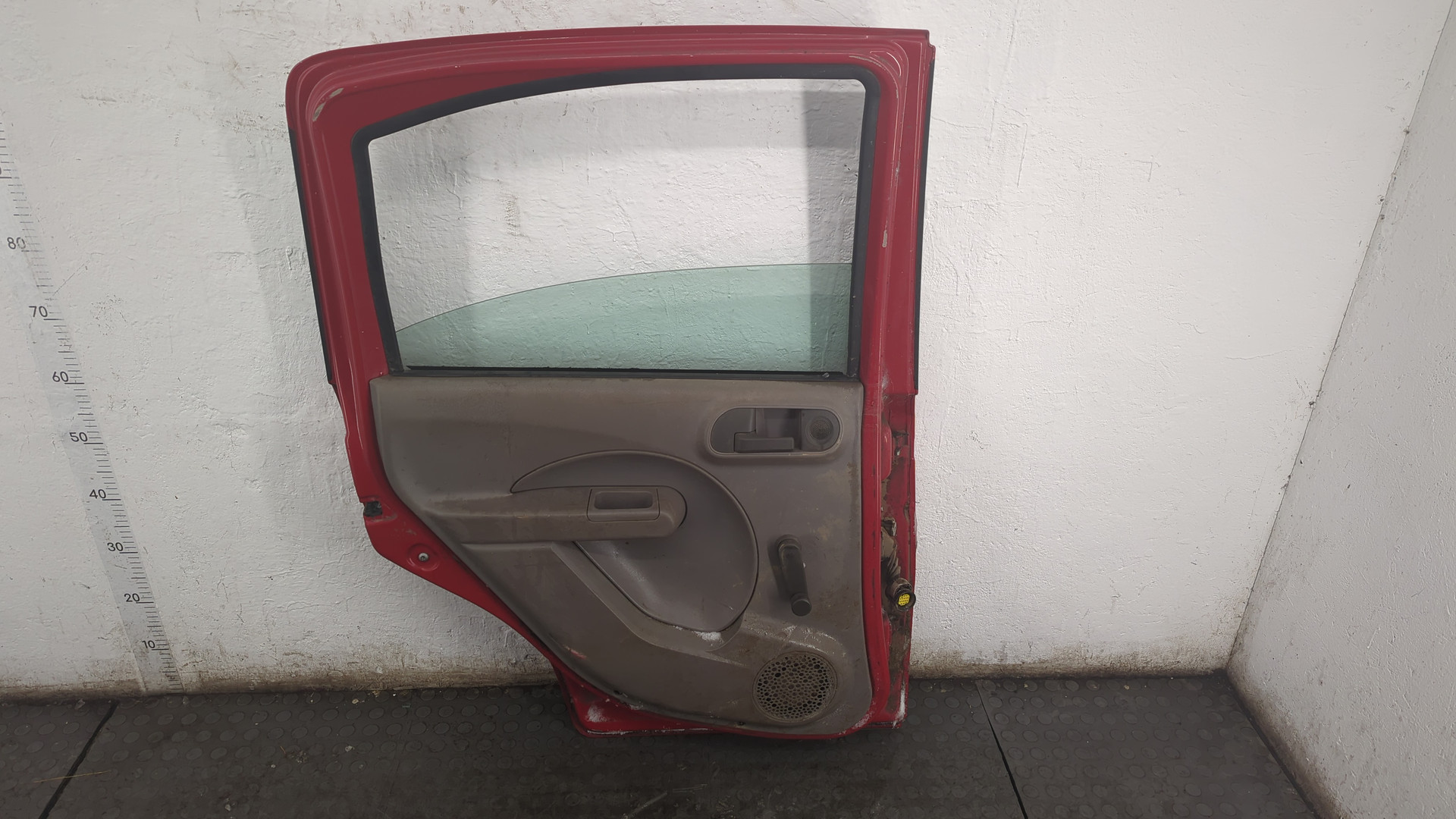 Дверь задняя левая