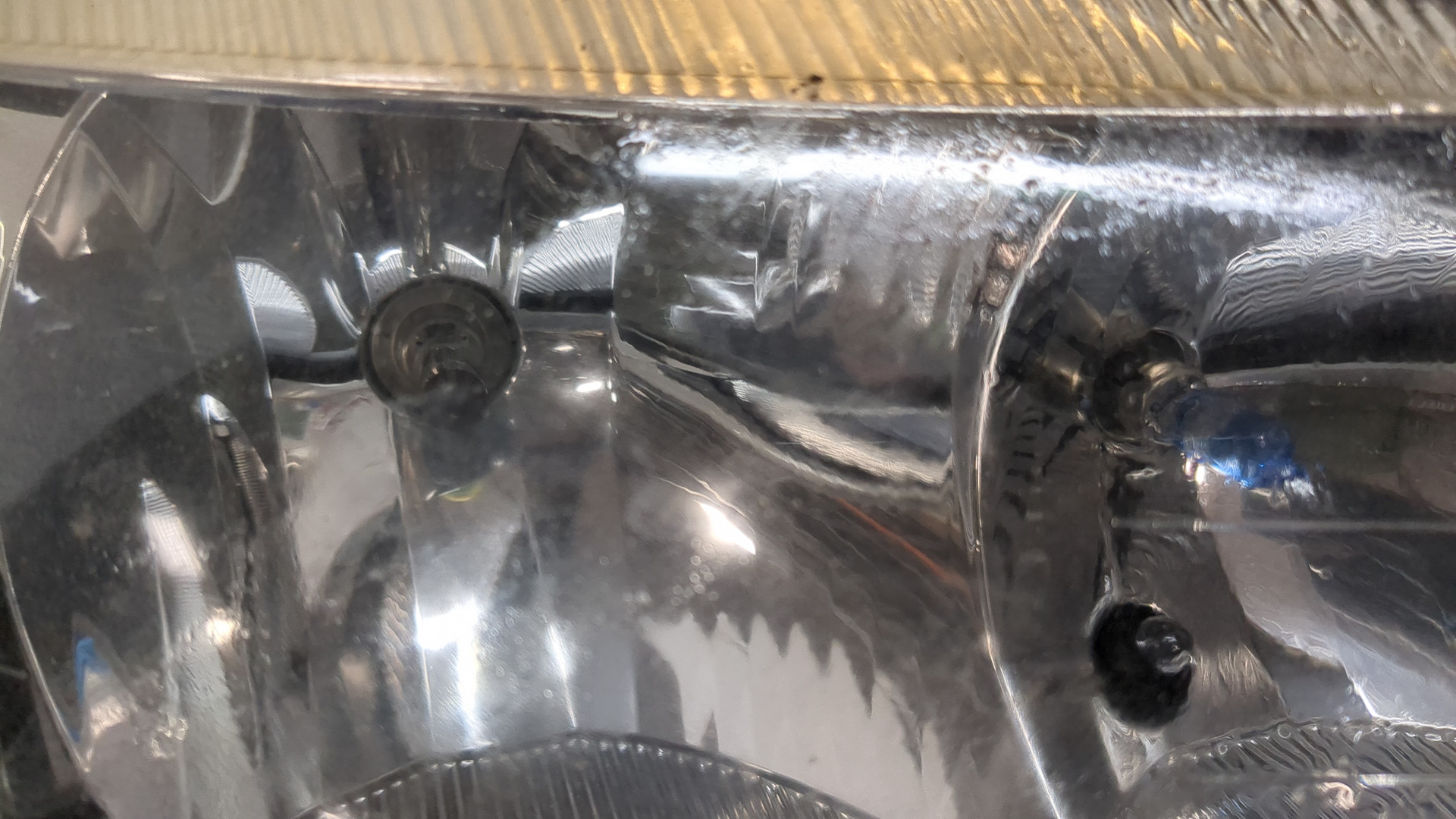 Фара правая