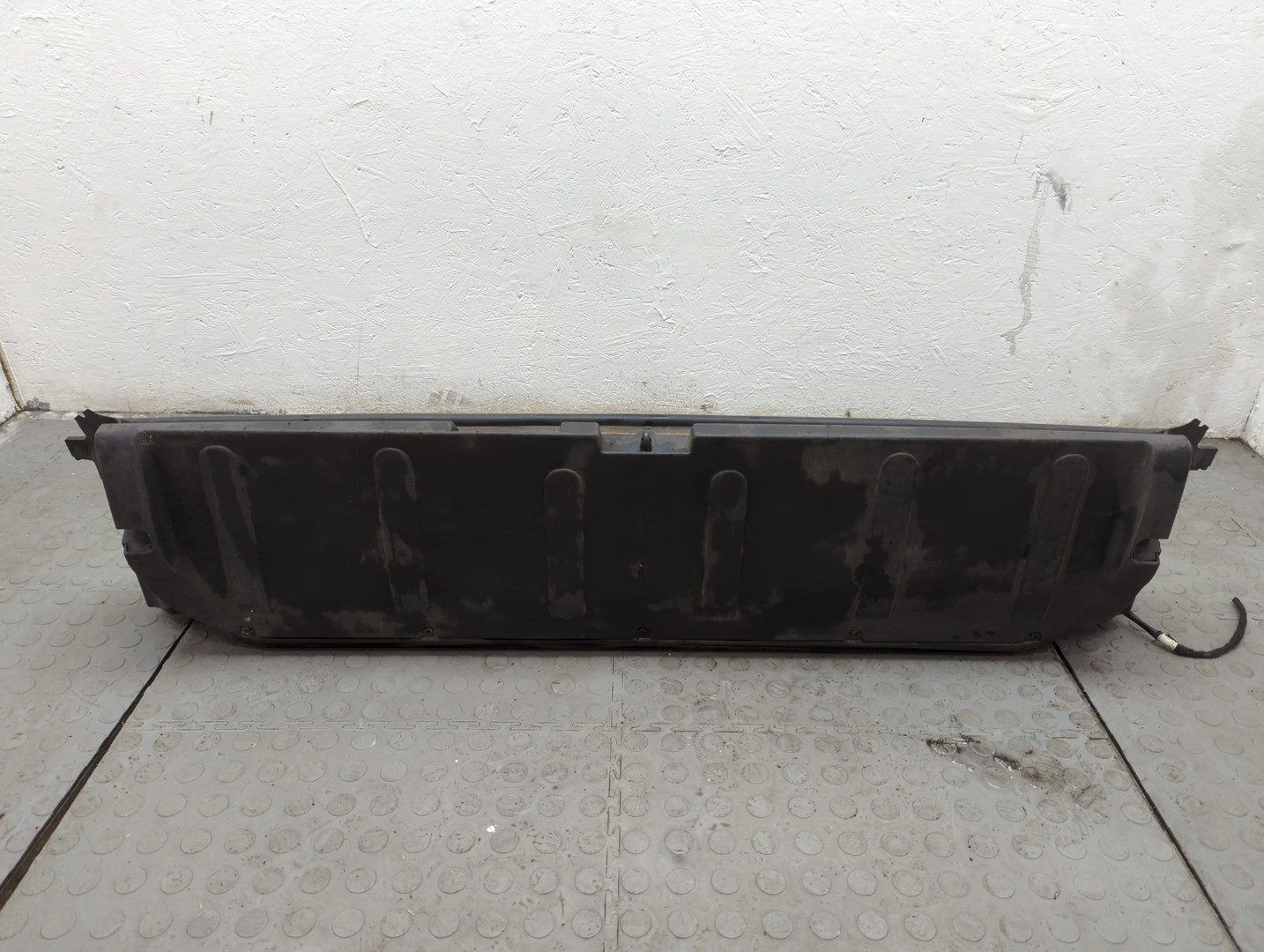 Дверь багажника нижняя (борт)