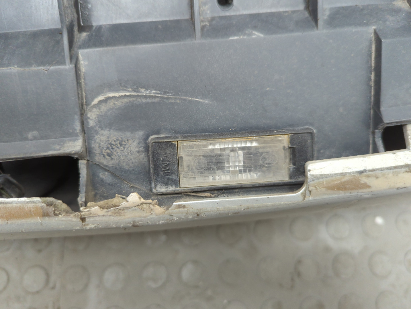 Дверь багажника нижняя (борт)