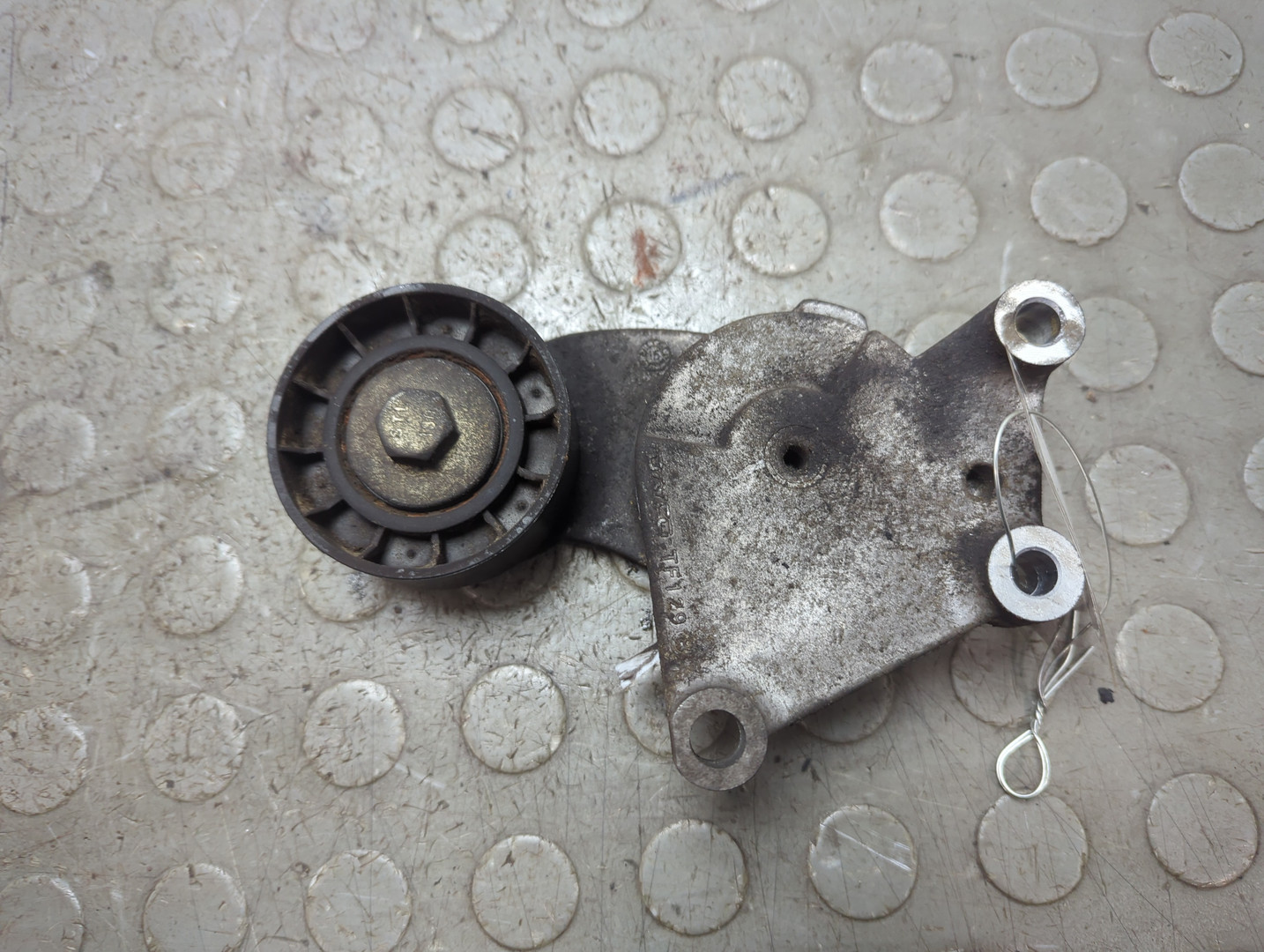 Натяжитель ремня