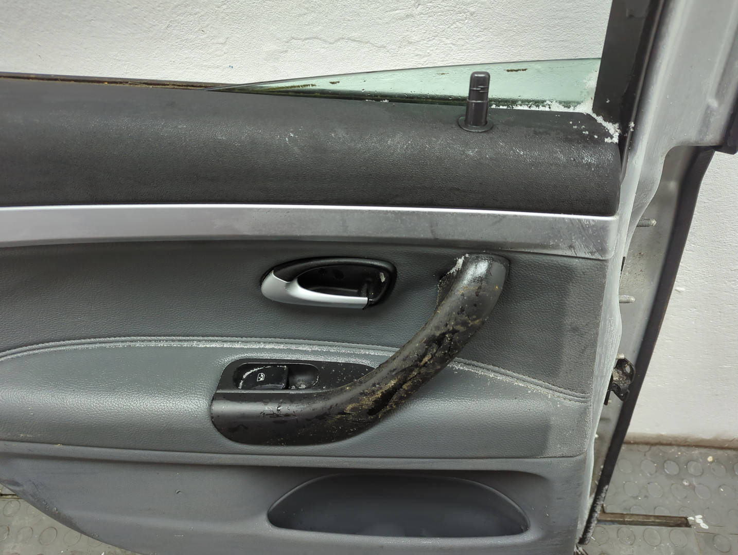 Дверь задняя левая