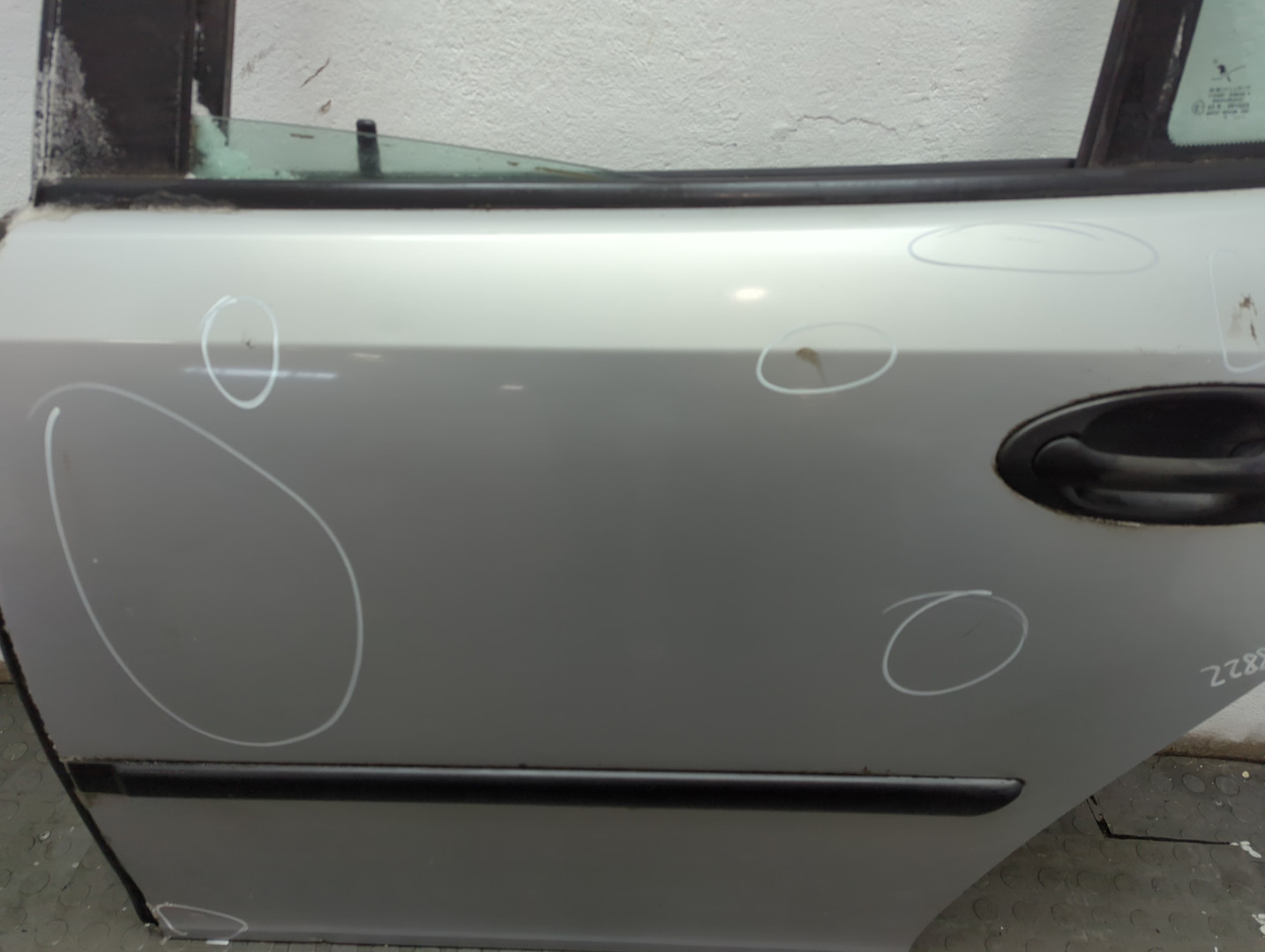 Дверь задняя левая