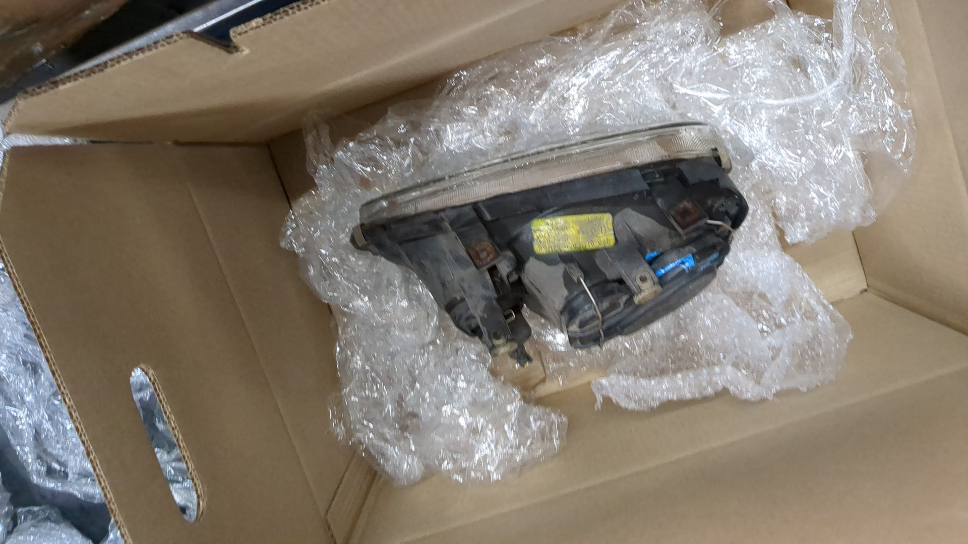 Фара правая