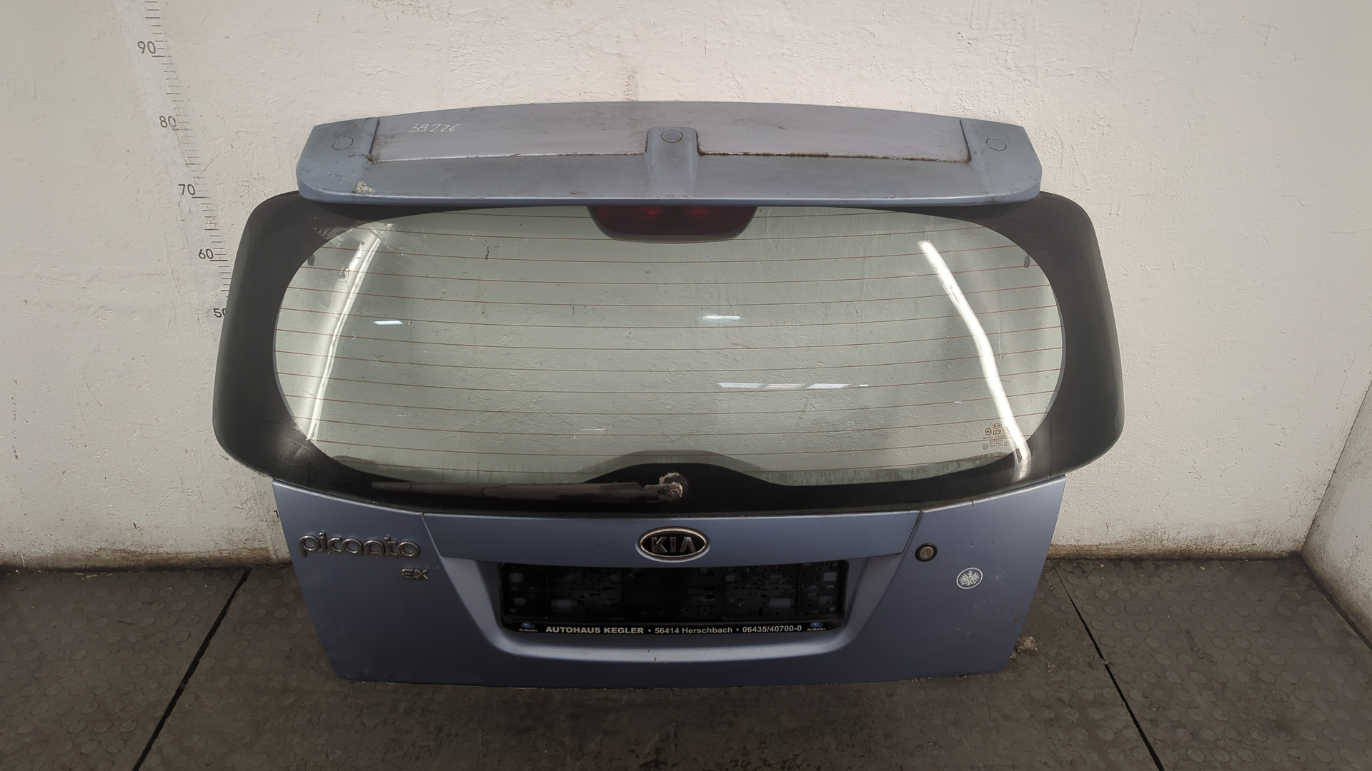 Дверь багажника