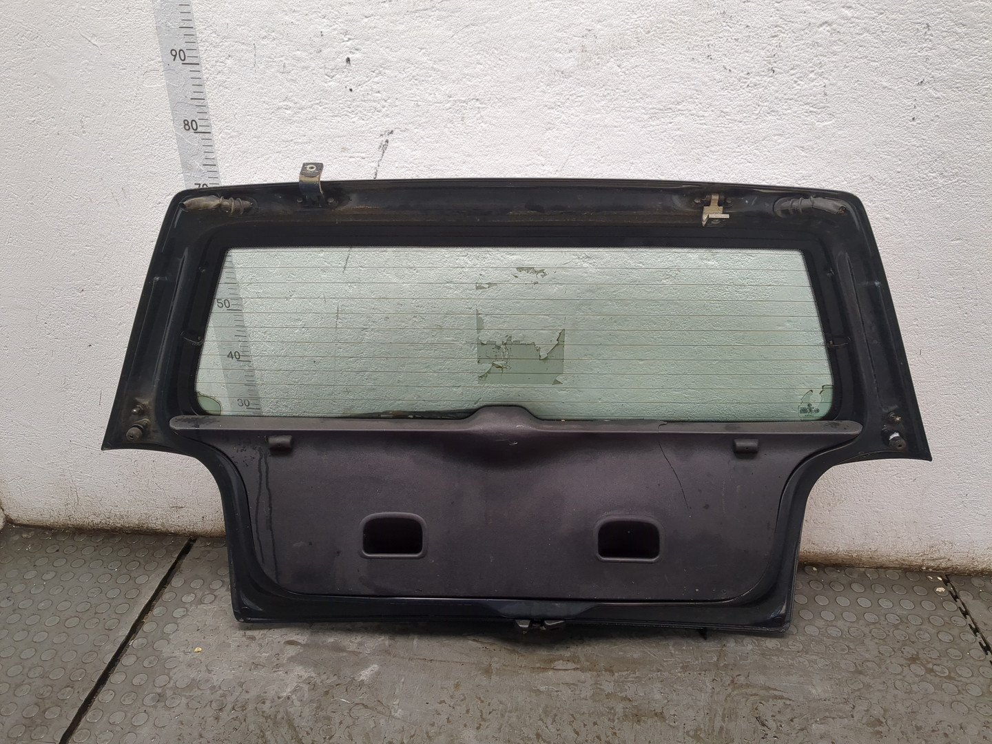 Дверь багажника