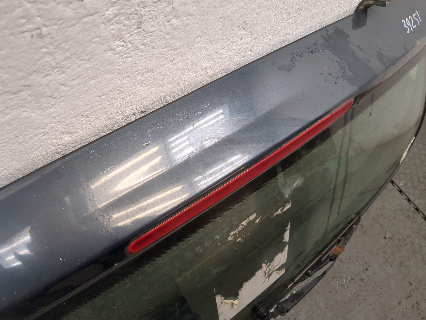 Дверь багажника