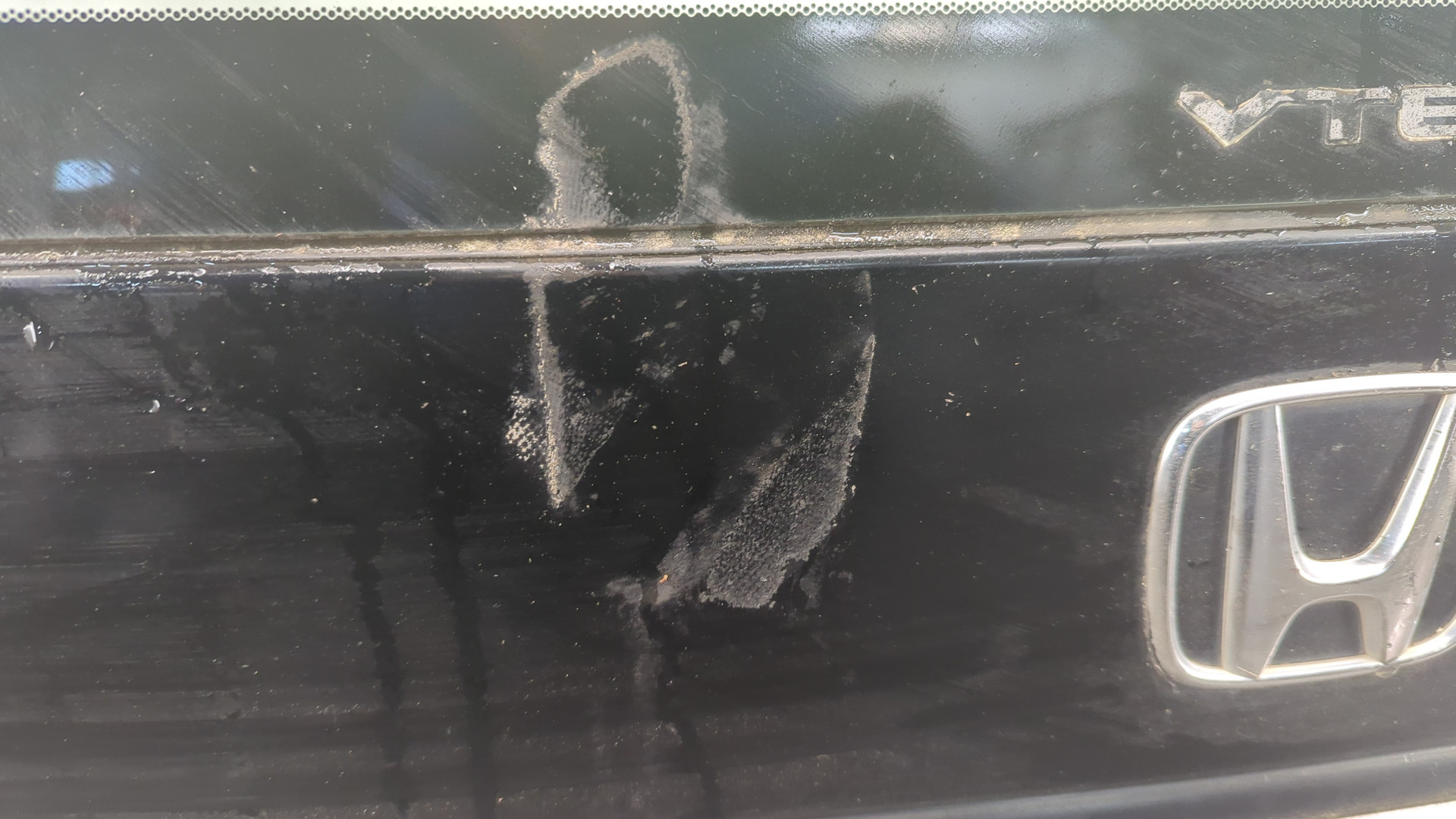 Дверь багажника