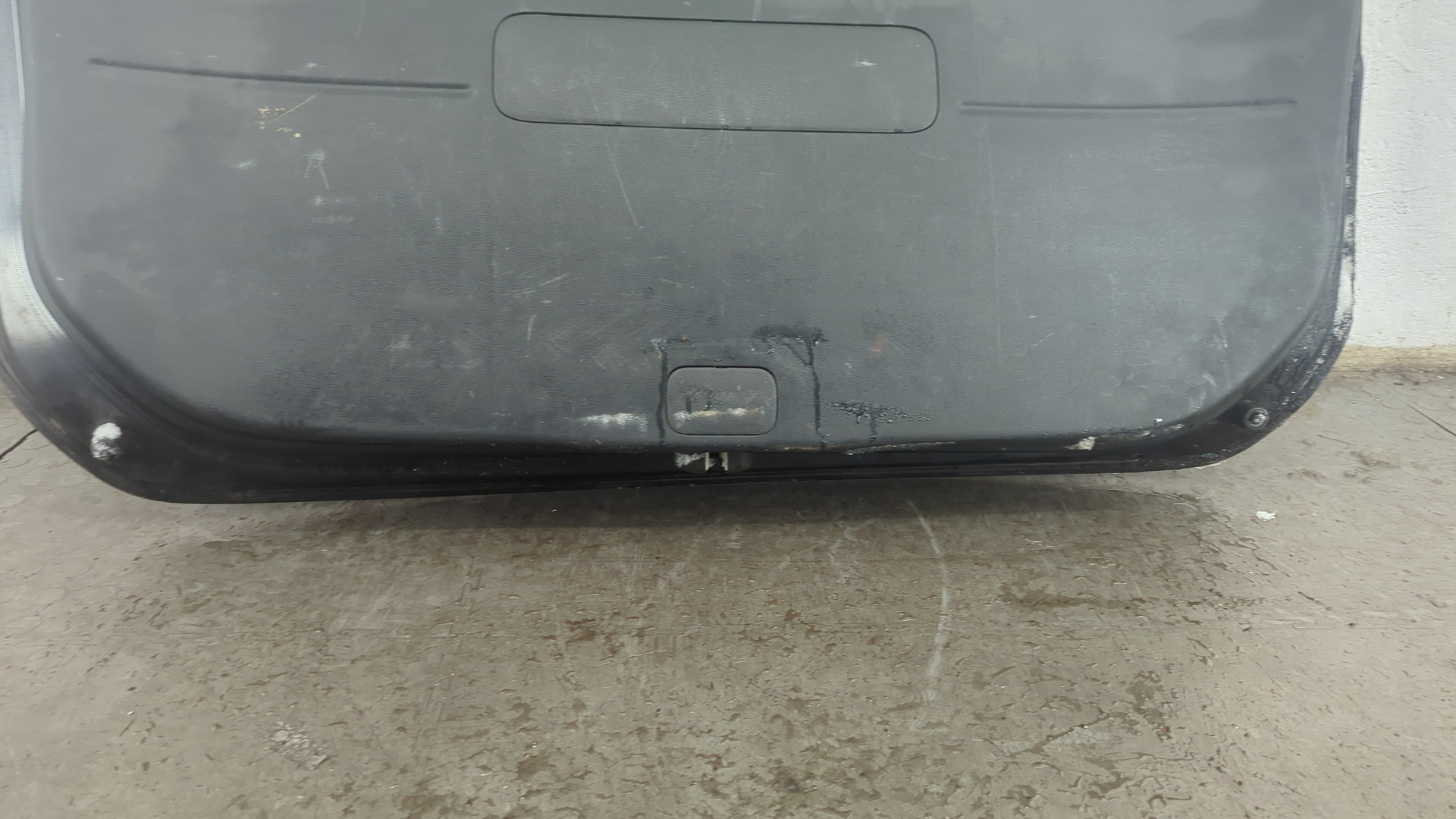 Дверь багажника