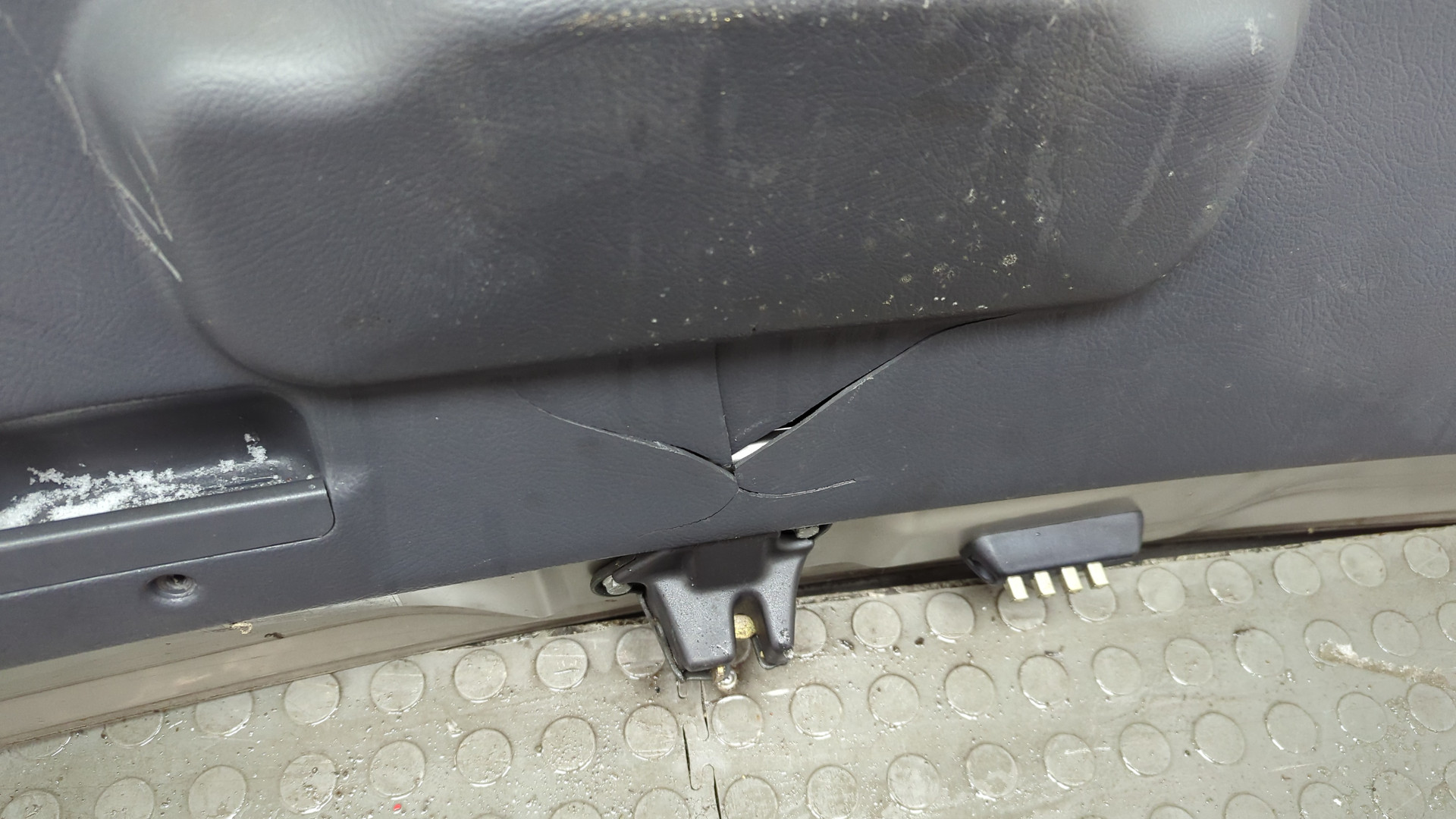 Дверь багажника