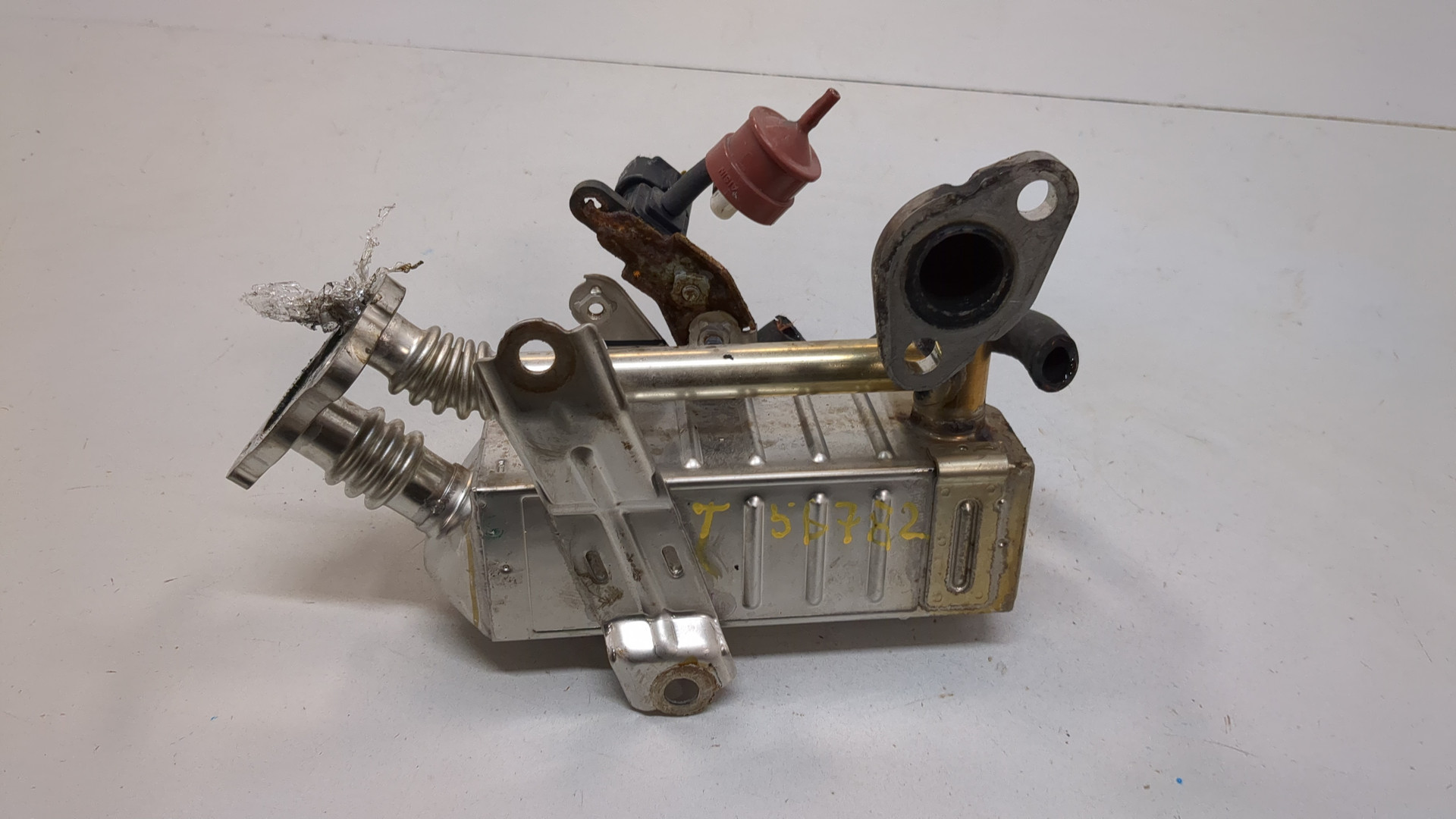 Тройник вентиляции картерных газов