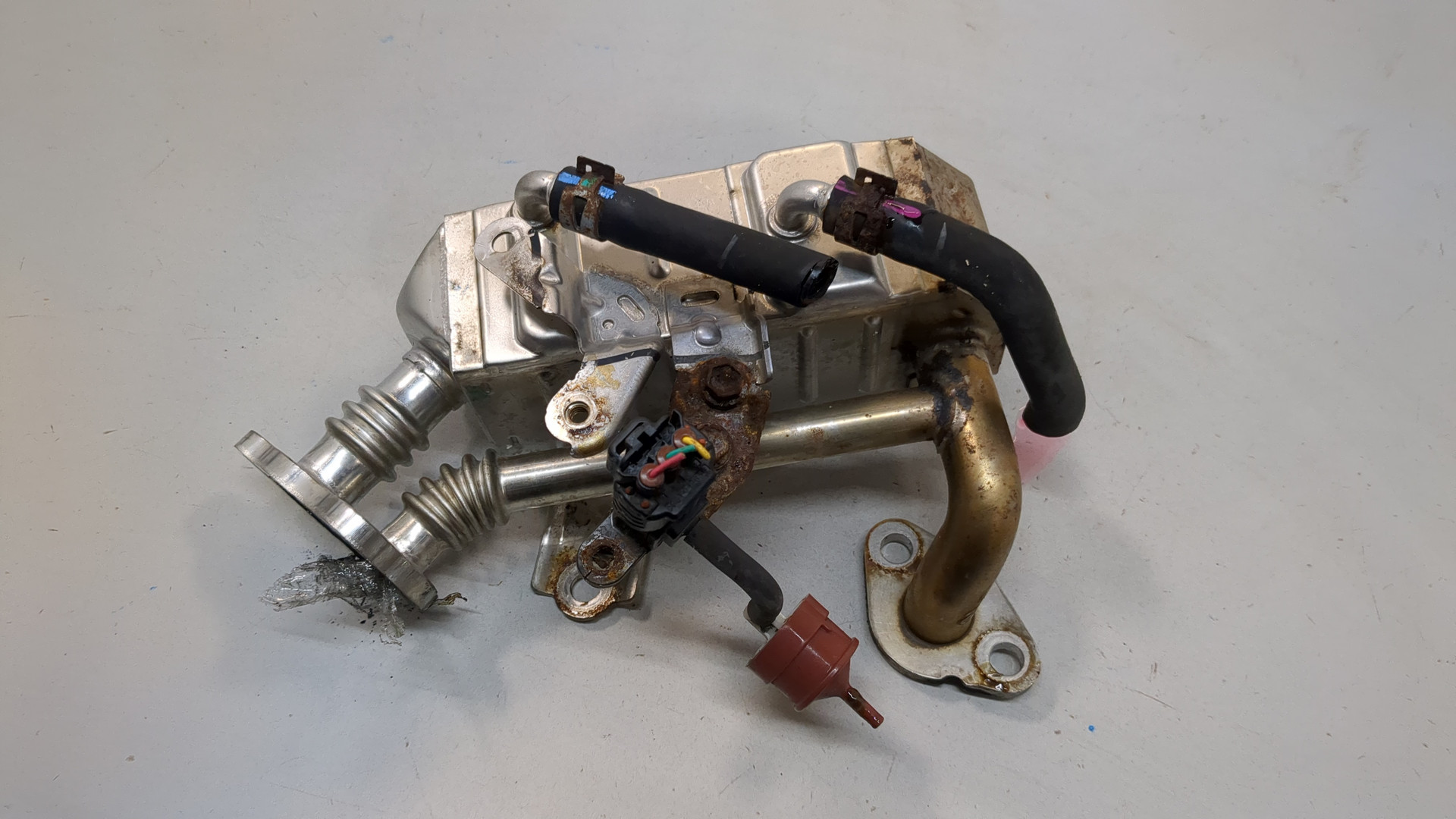 Тройник вентиляции картерных газов