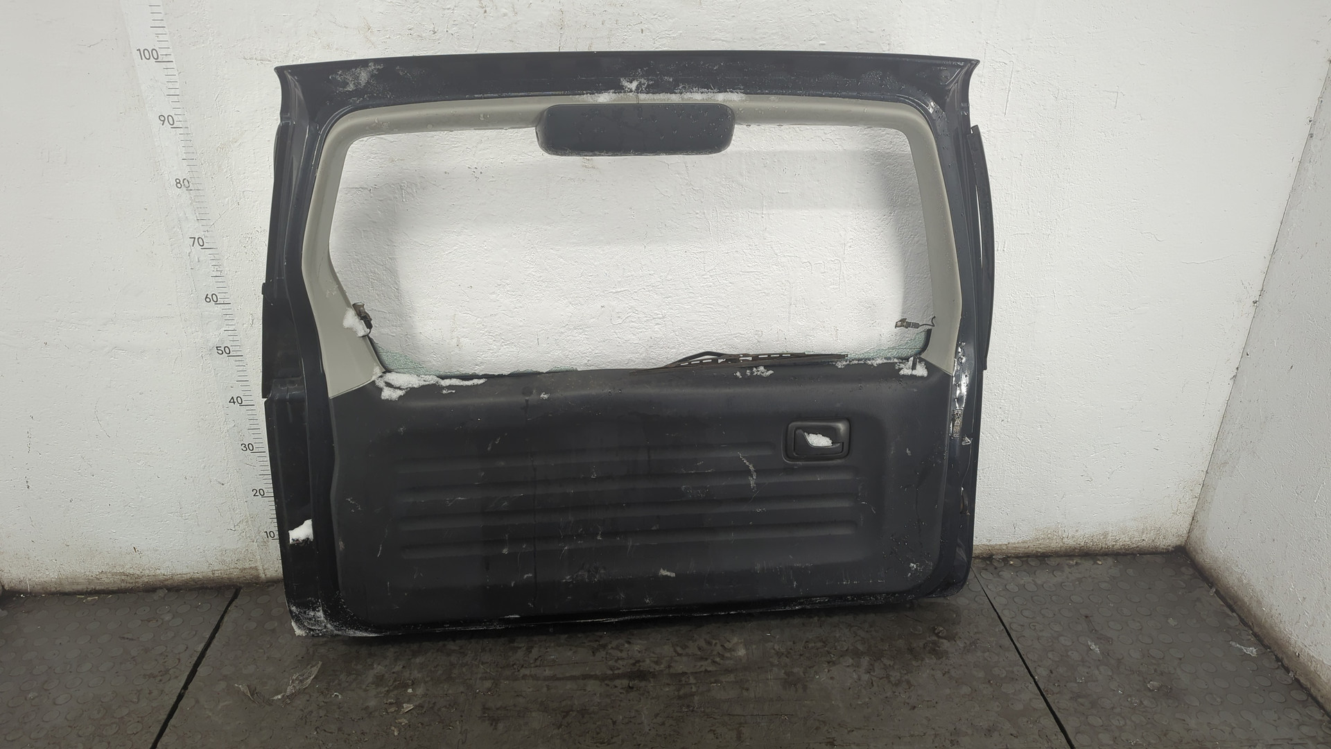 Дверь багажника