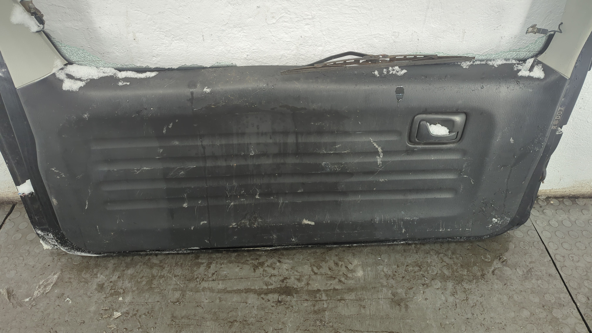 Дверь багажника
