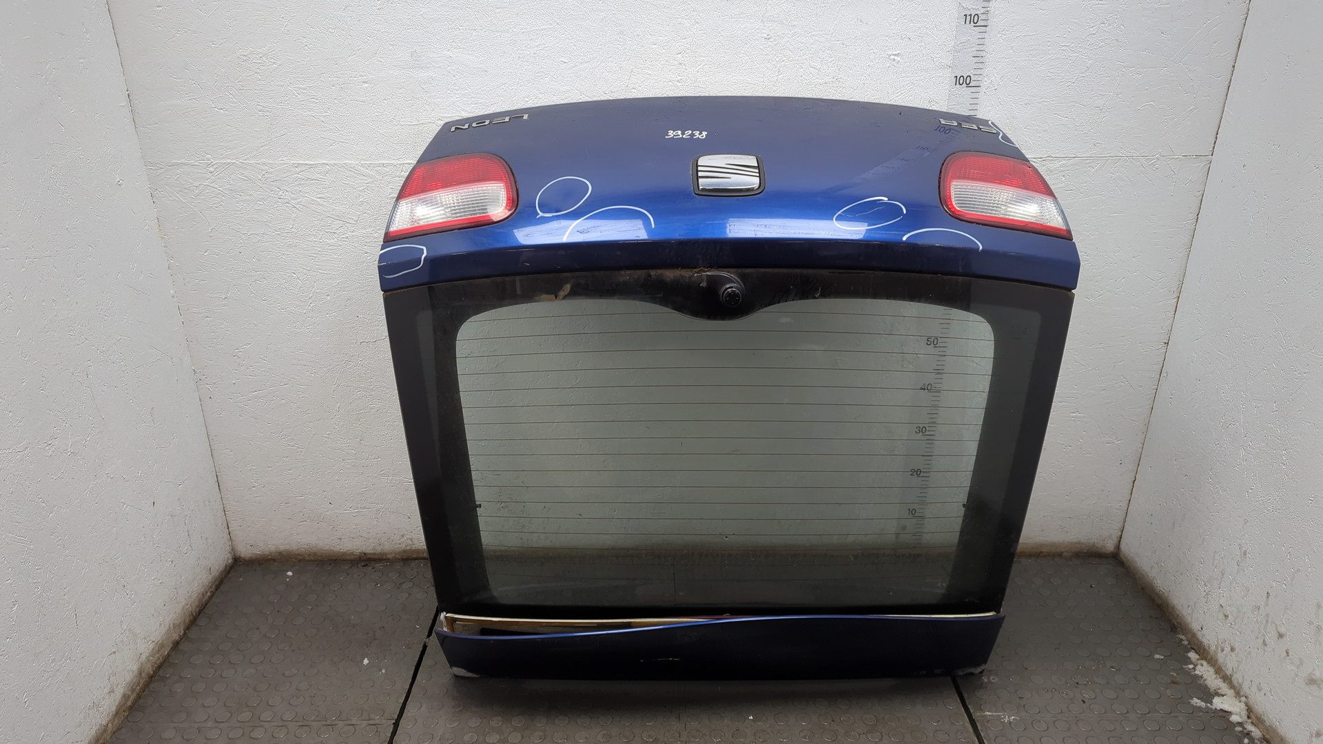 Дверь багажника