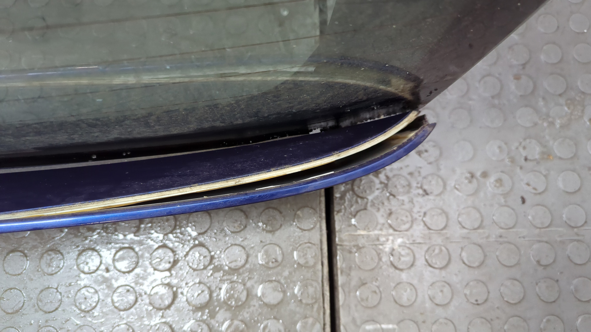 Дверь багажника