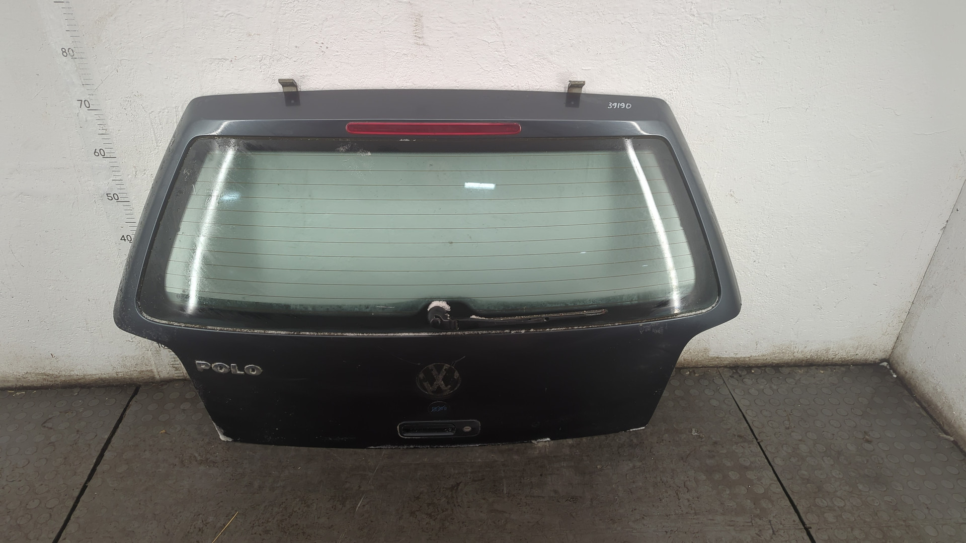 Дверь багажника