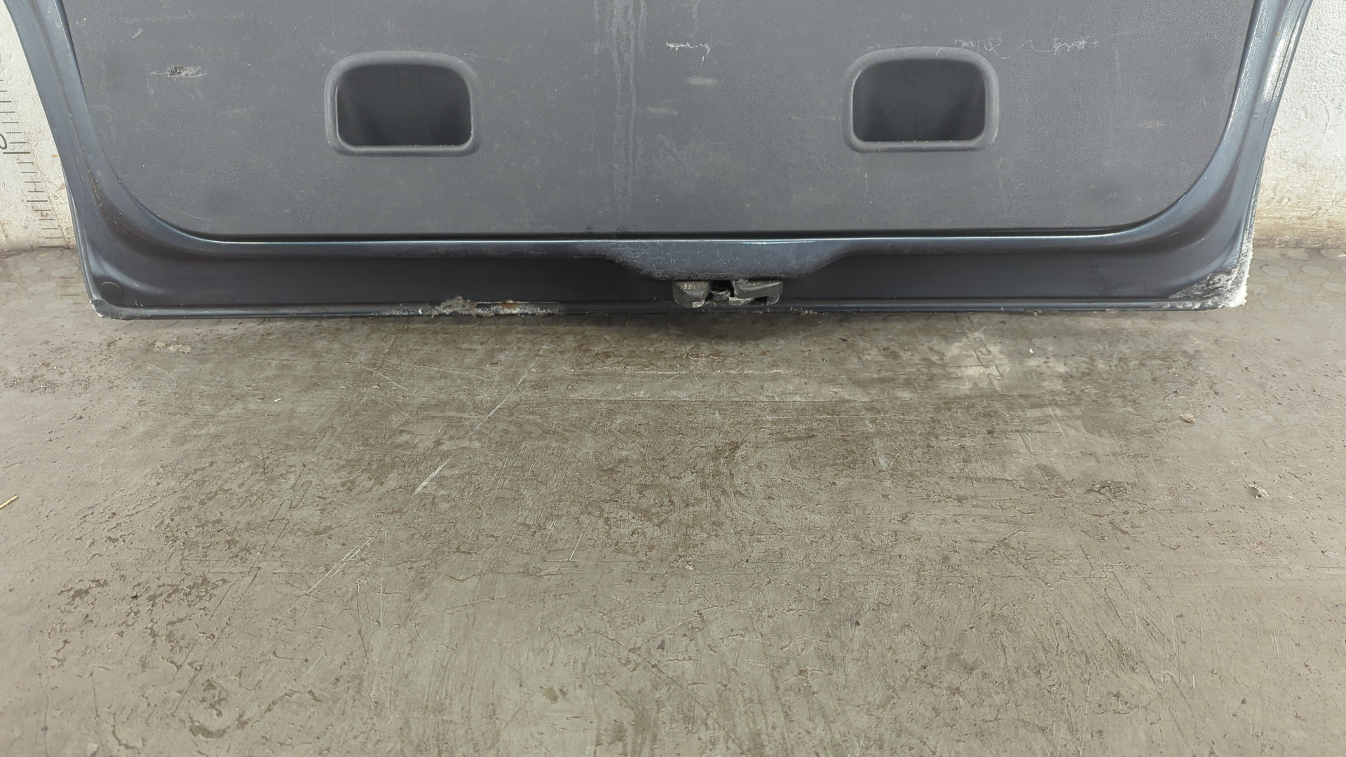 Дверь багажника