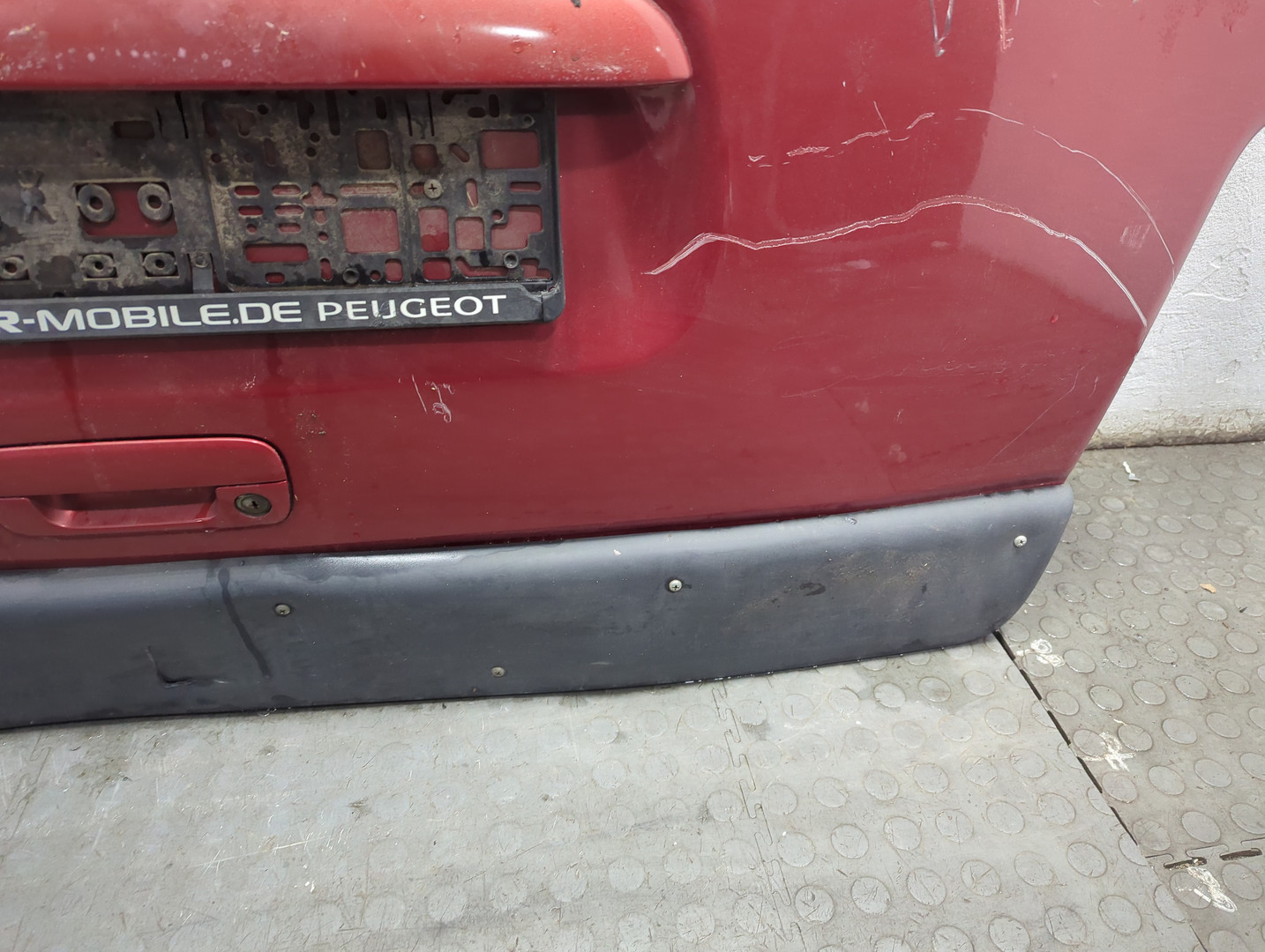 Дверь багажника