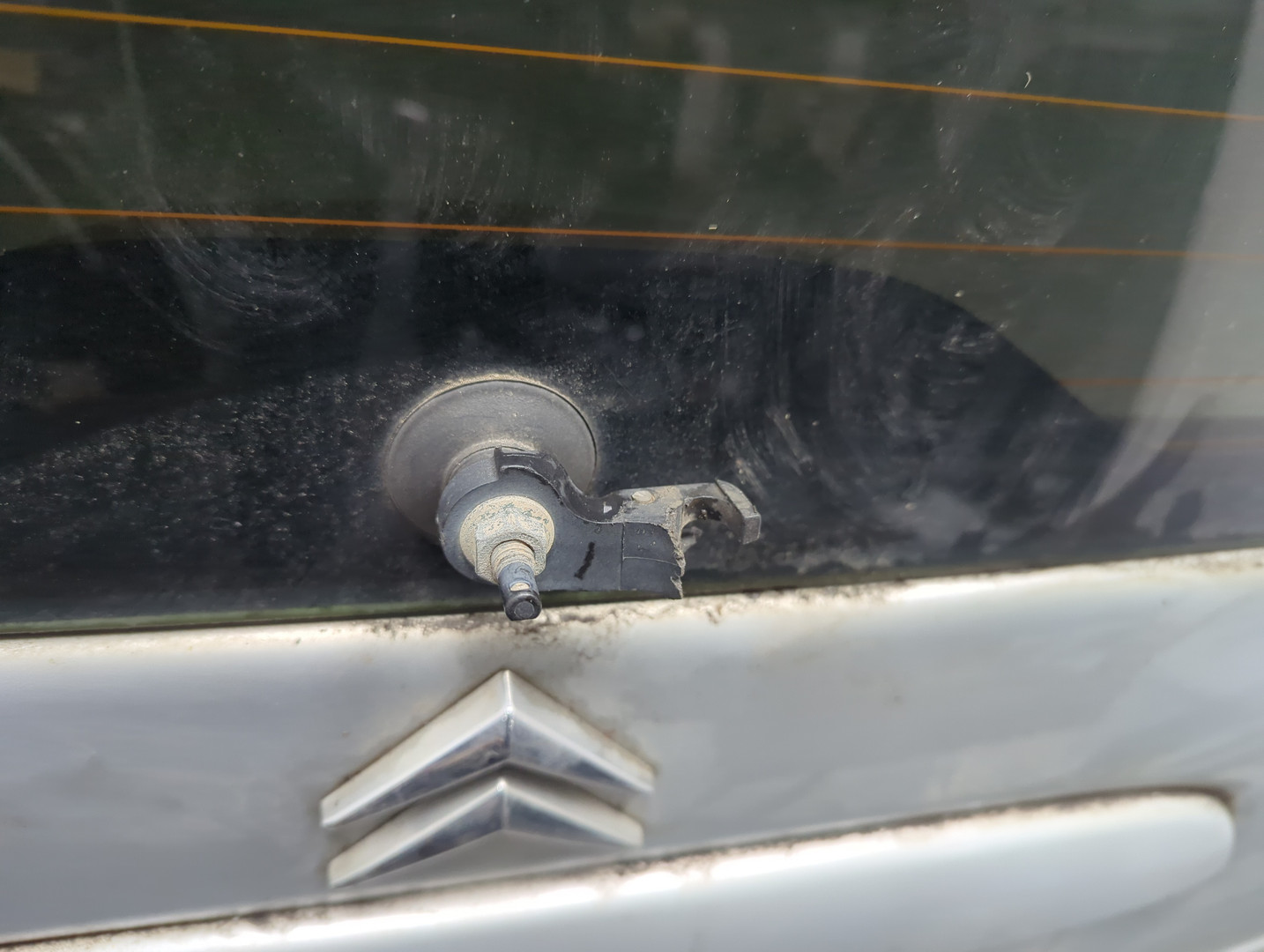 Дверь багажника