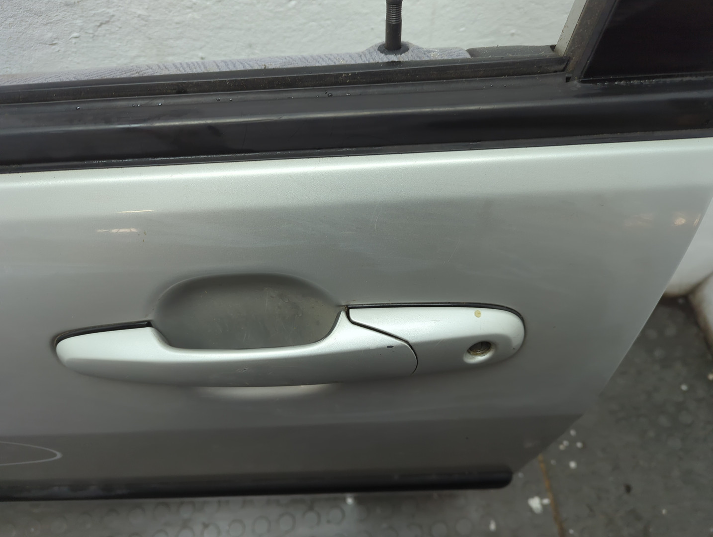 Дверь передняя левая