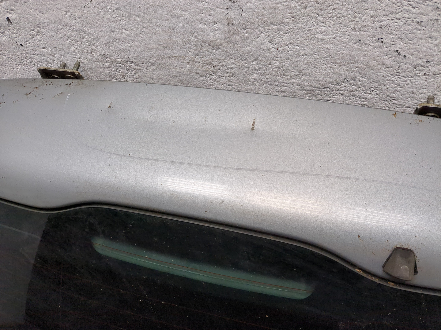 Дверь багажника