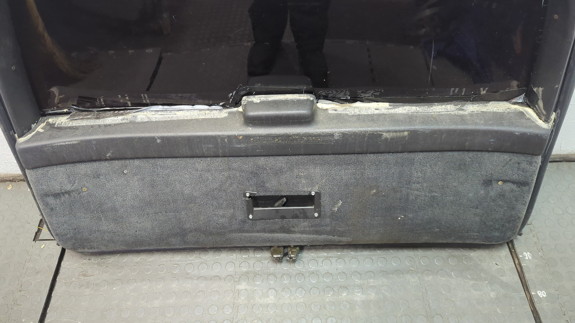 Дверь багажника