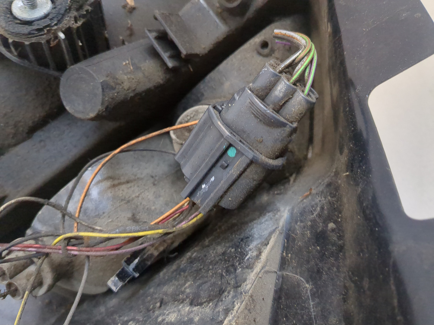 Фонарь задний левый