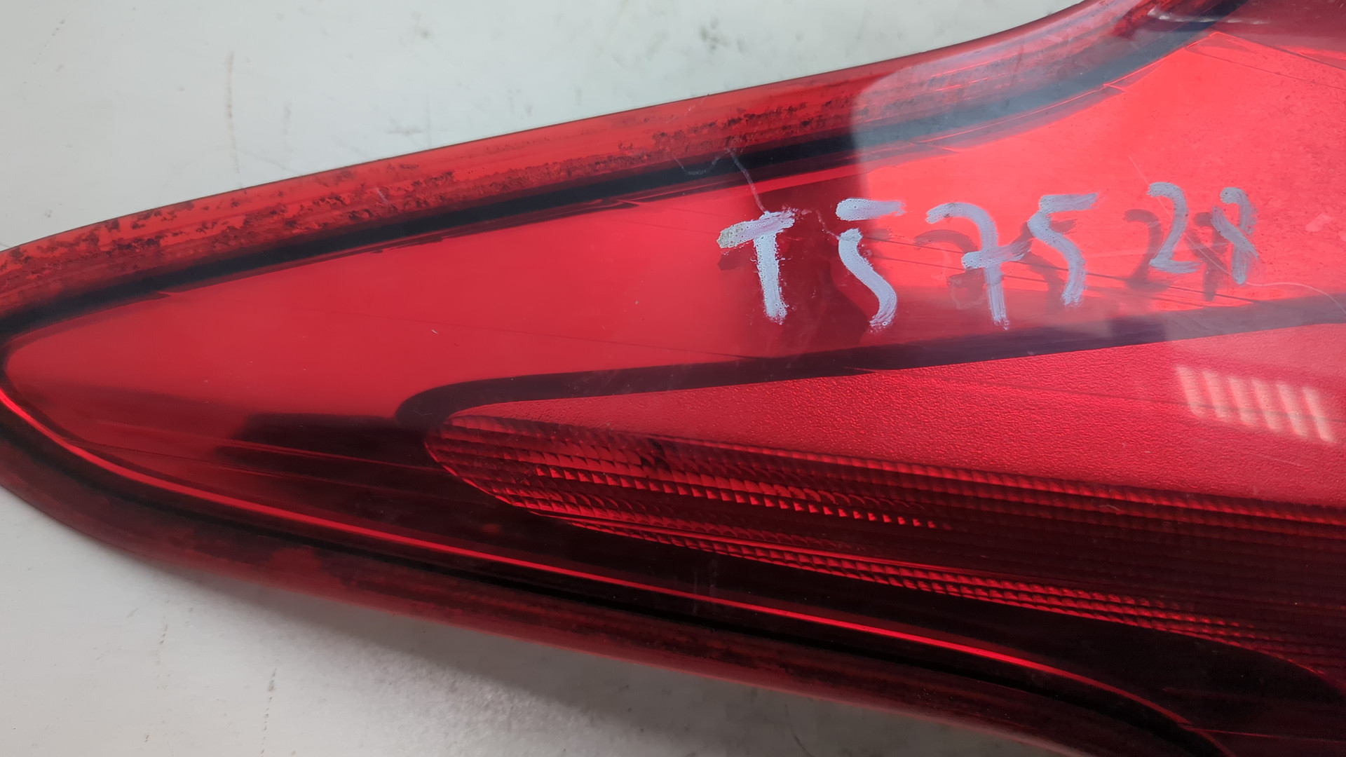 Фонарь задний левый