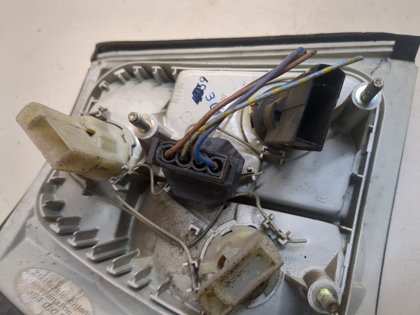 Фонарь задний правый