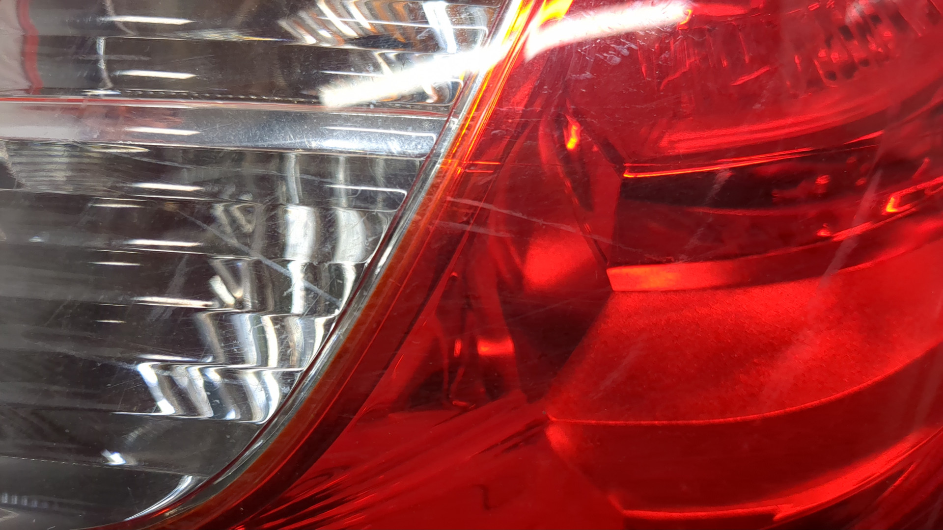 Фонарь задний правый