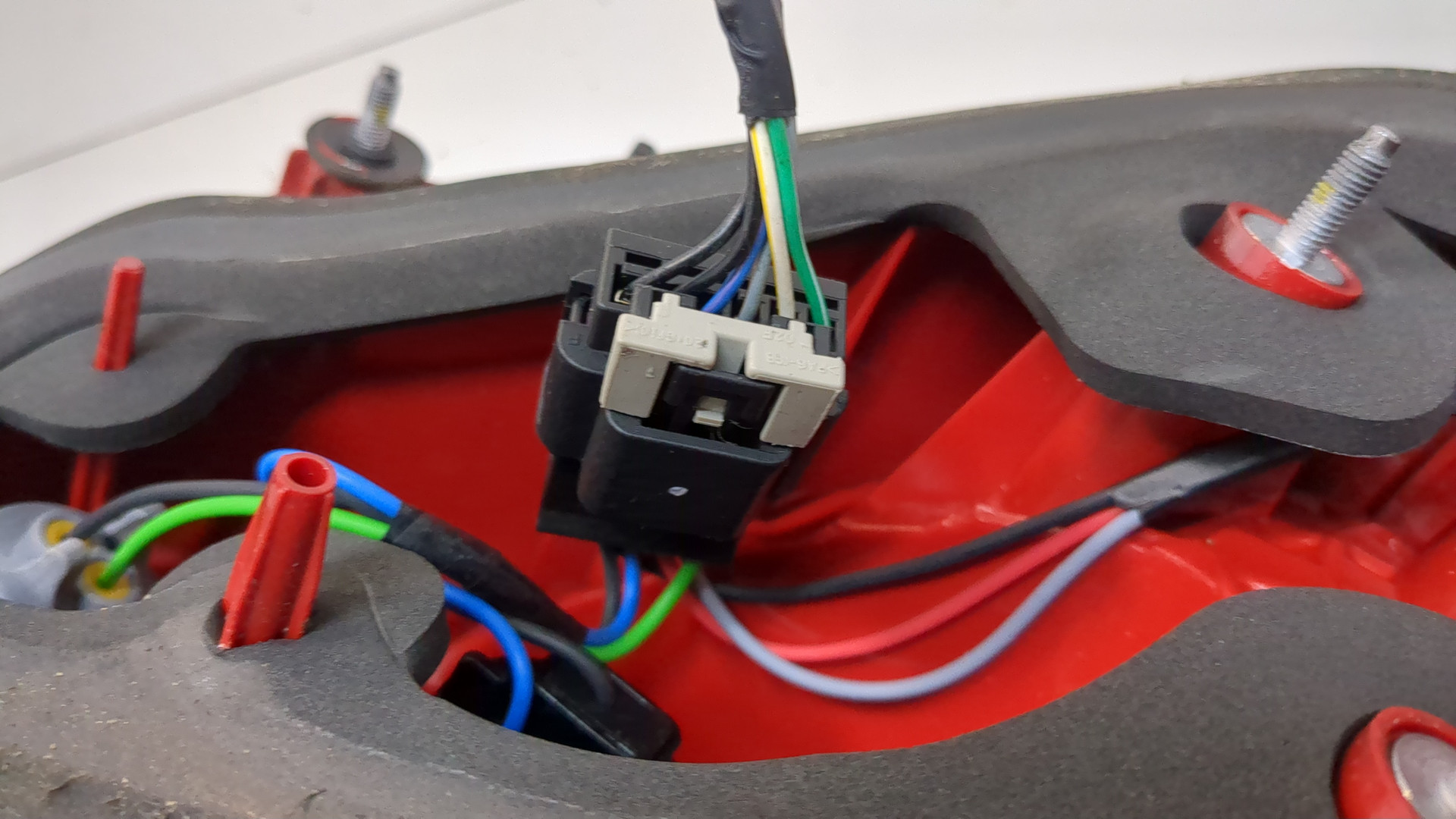 Фонарь задний правый