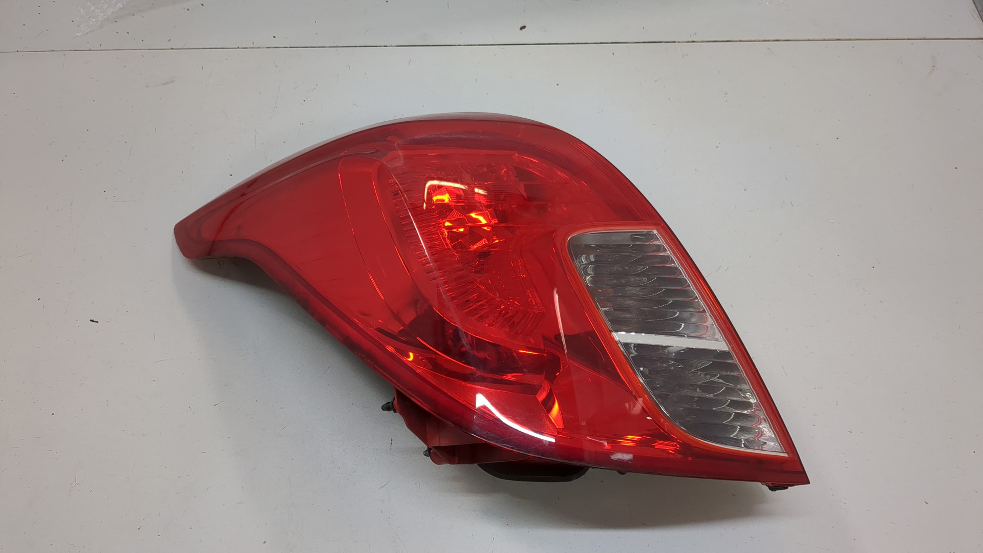 Фонарь задний левый