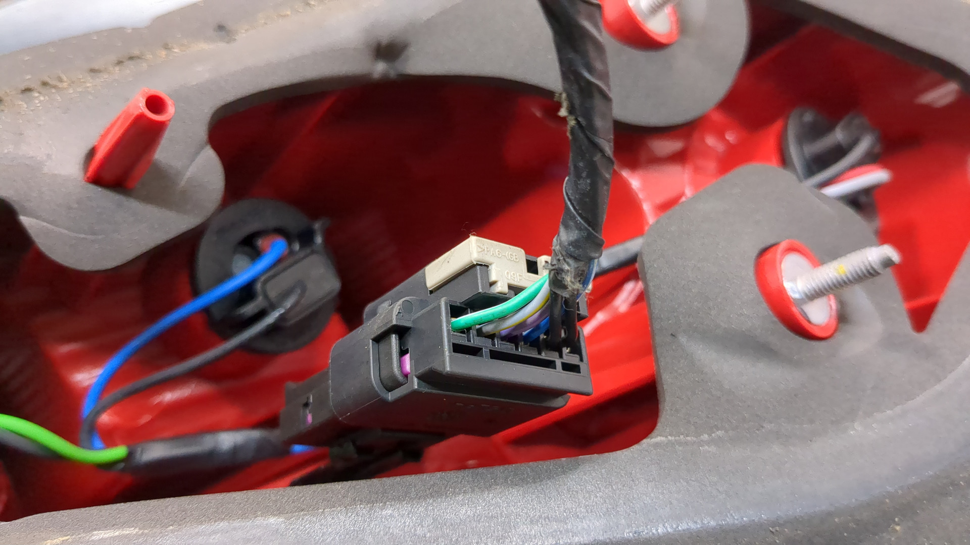 Фонарь задний левый