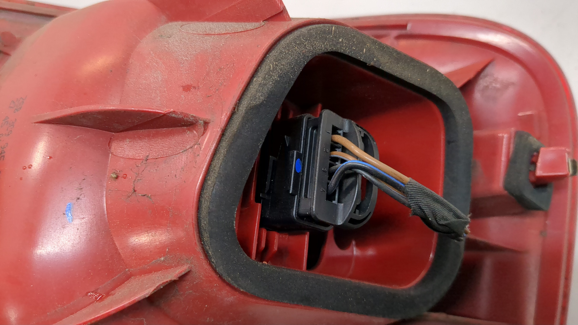 Фонарь задний левый